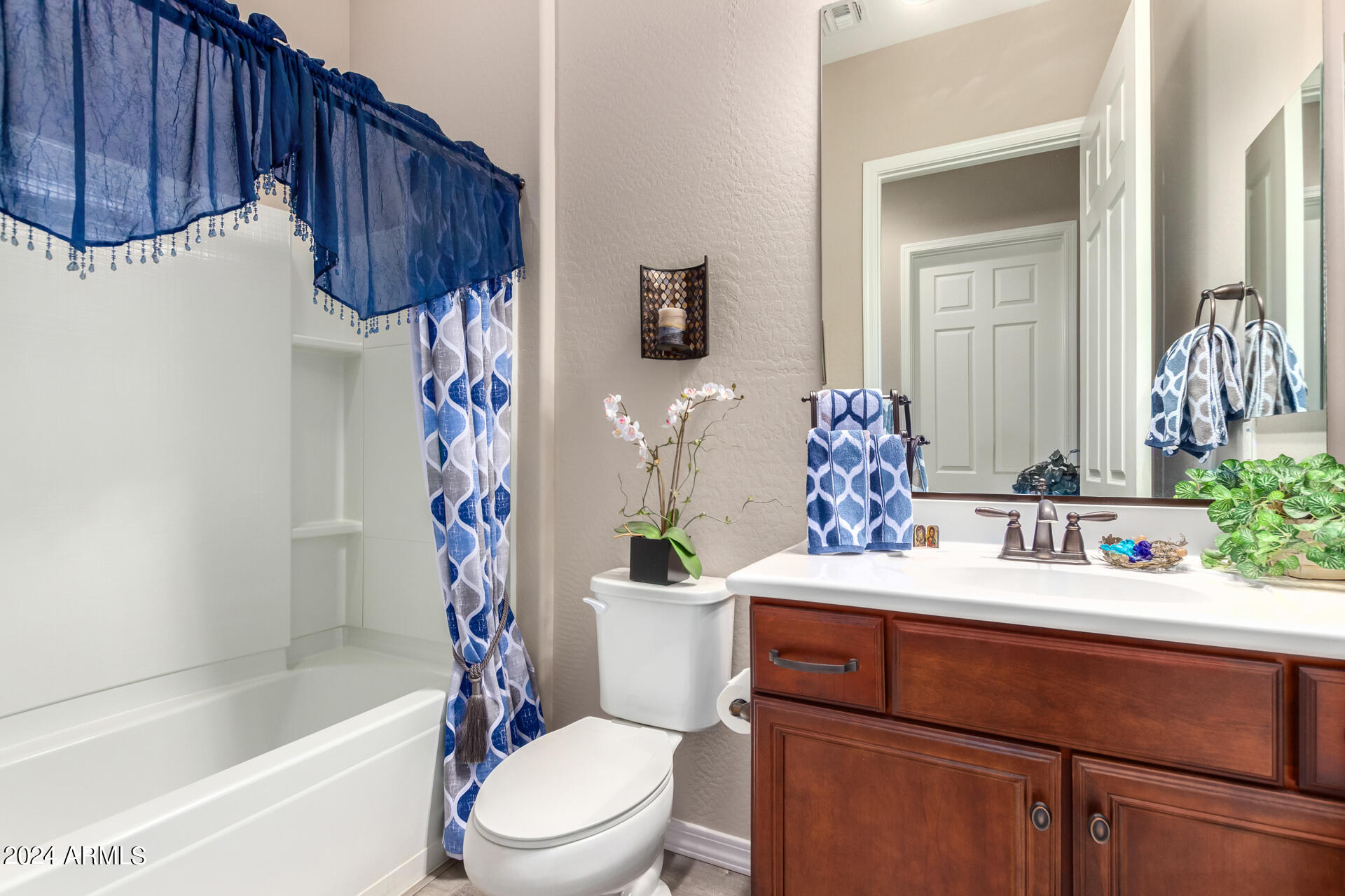 5892 W CACTUS WREN Way