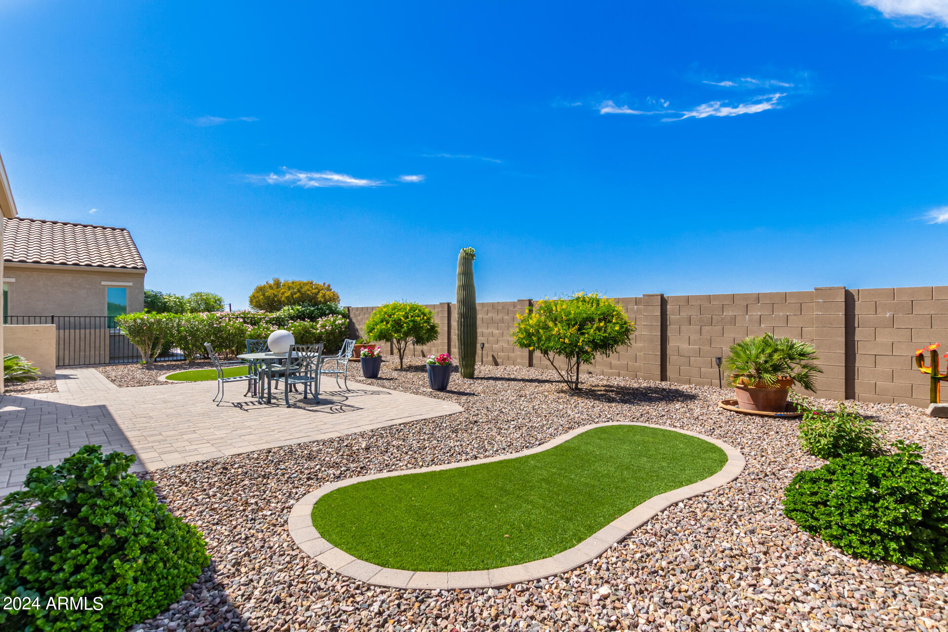 5892 W CACTUS WREN Way