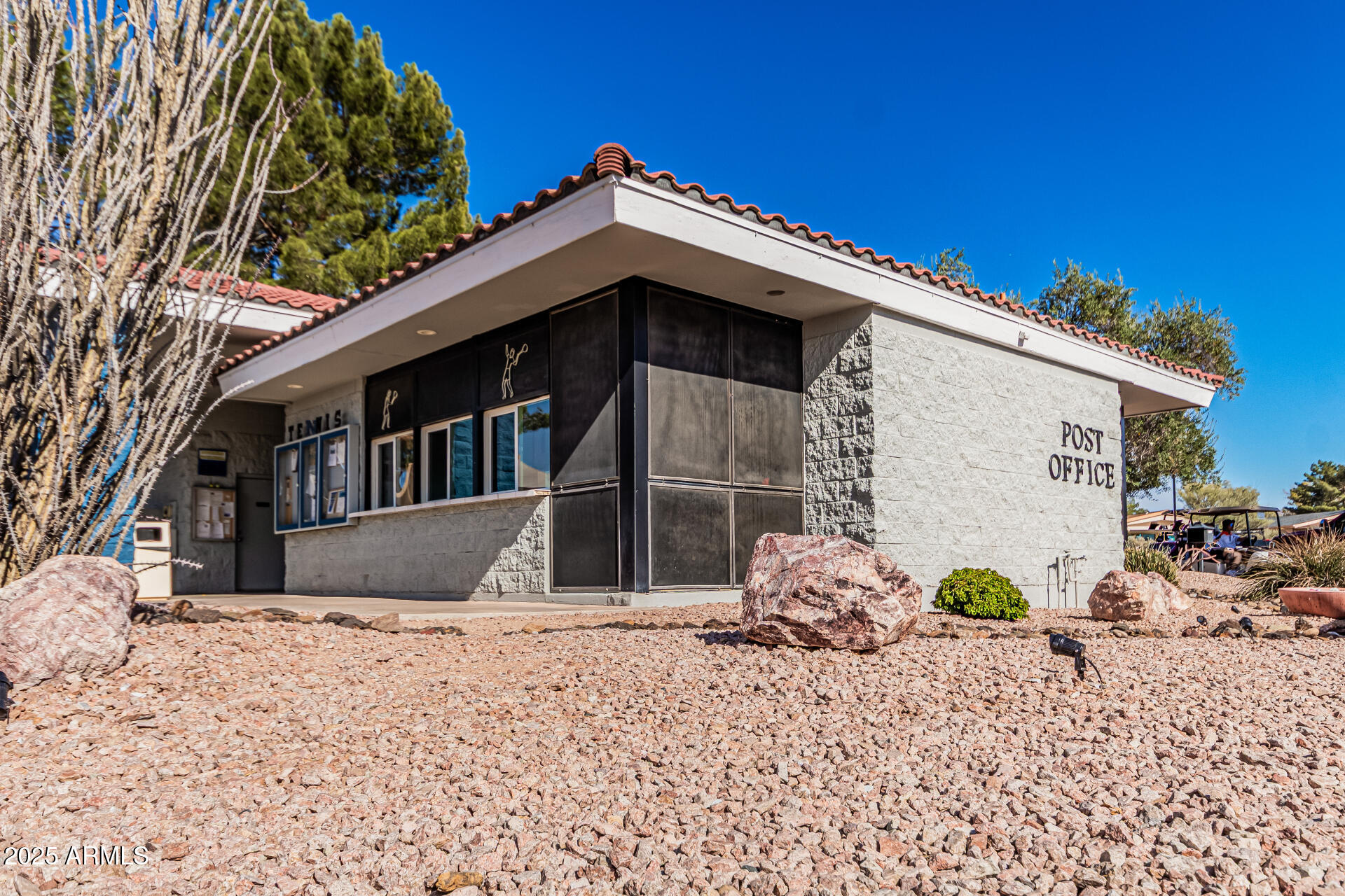 1583 E PALM BEACH Drive