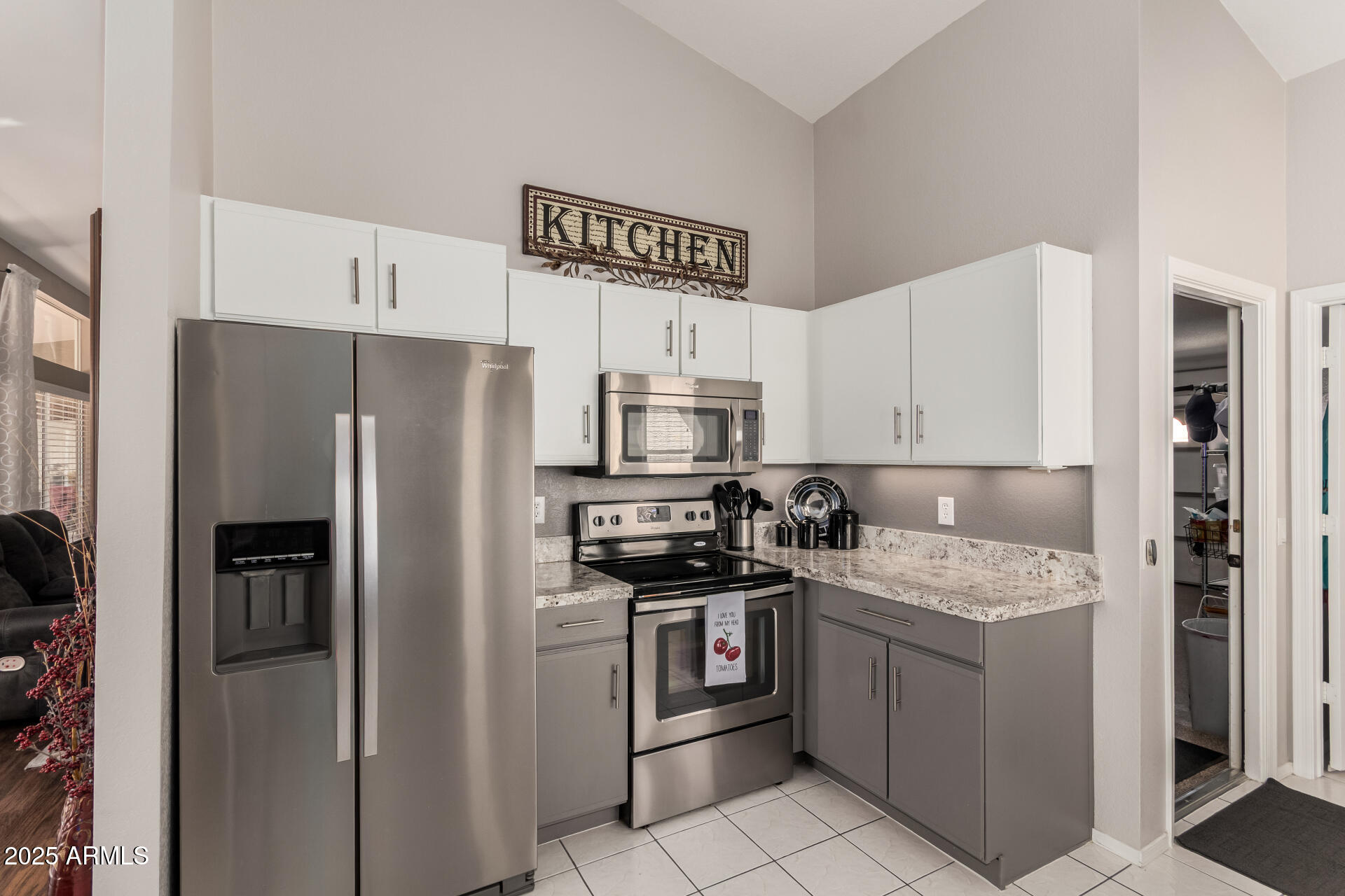 1583 E PALM BEACH Drive