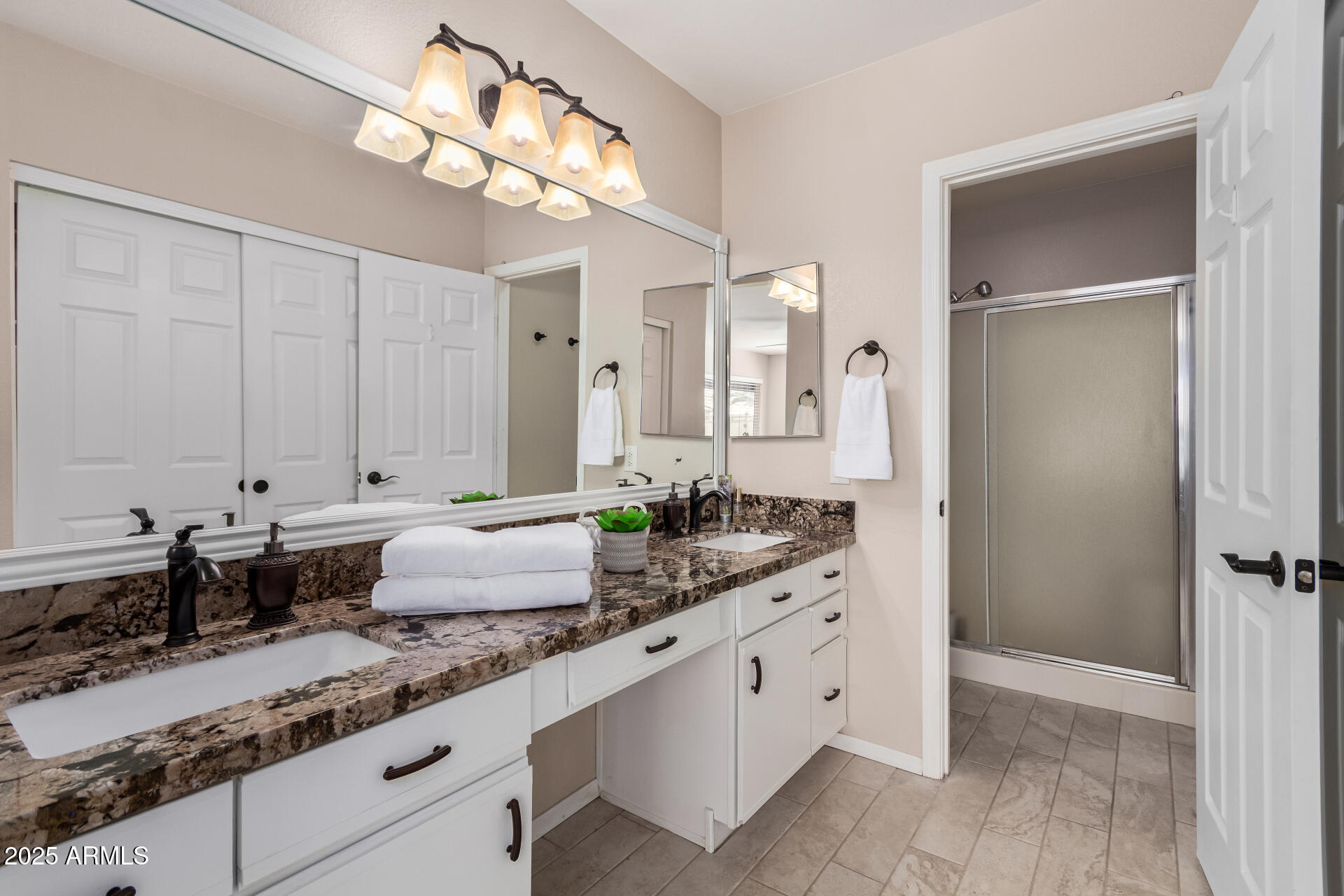 1583 E PALM BEACH Drive