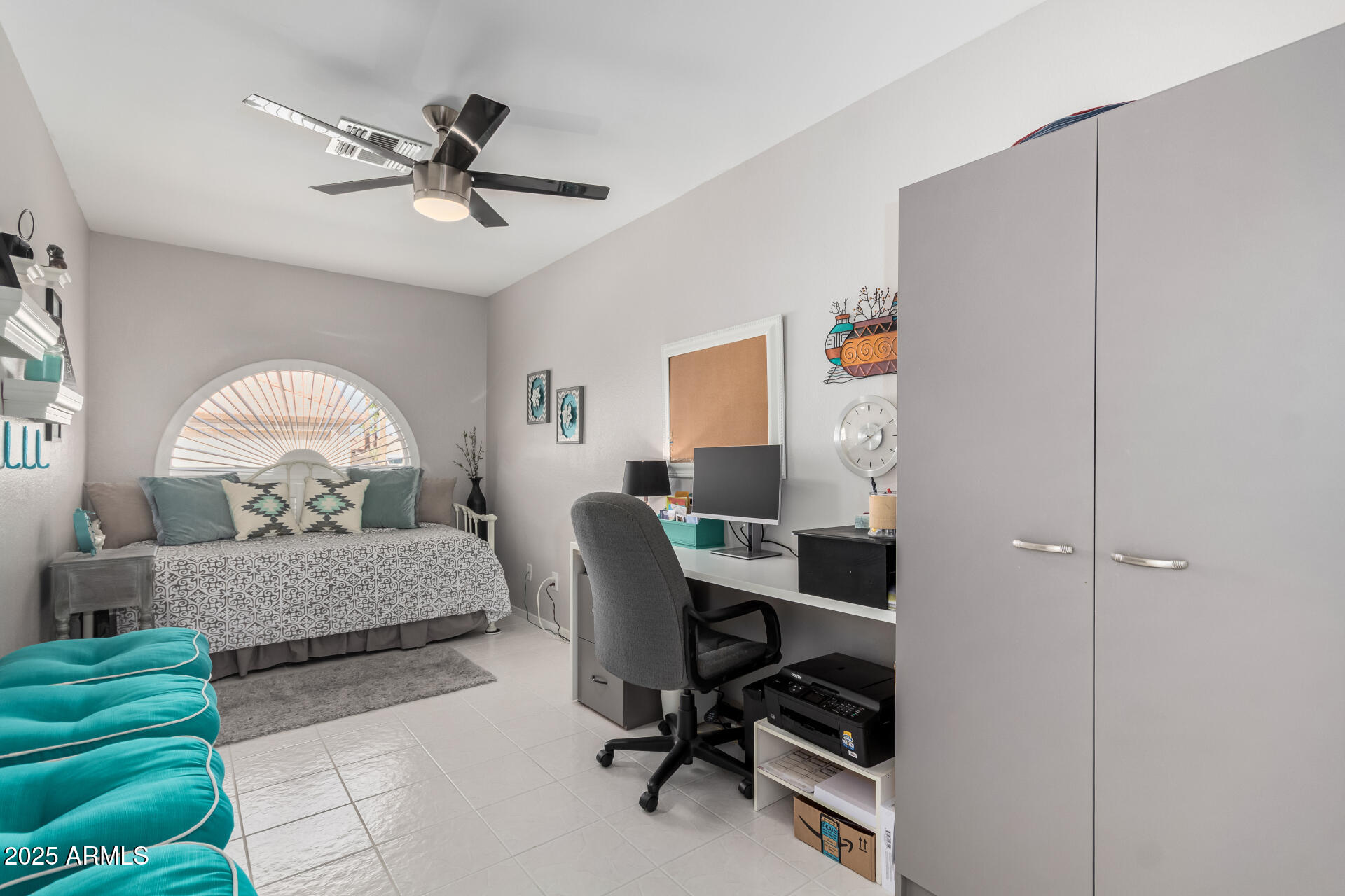 1583 E PALM BEACH Drive