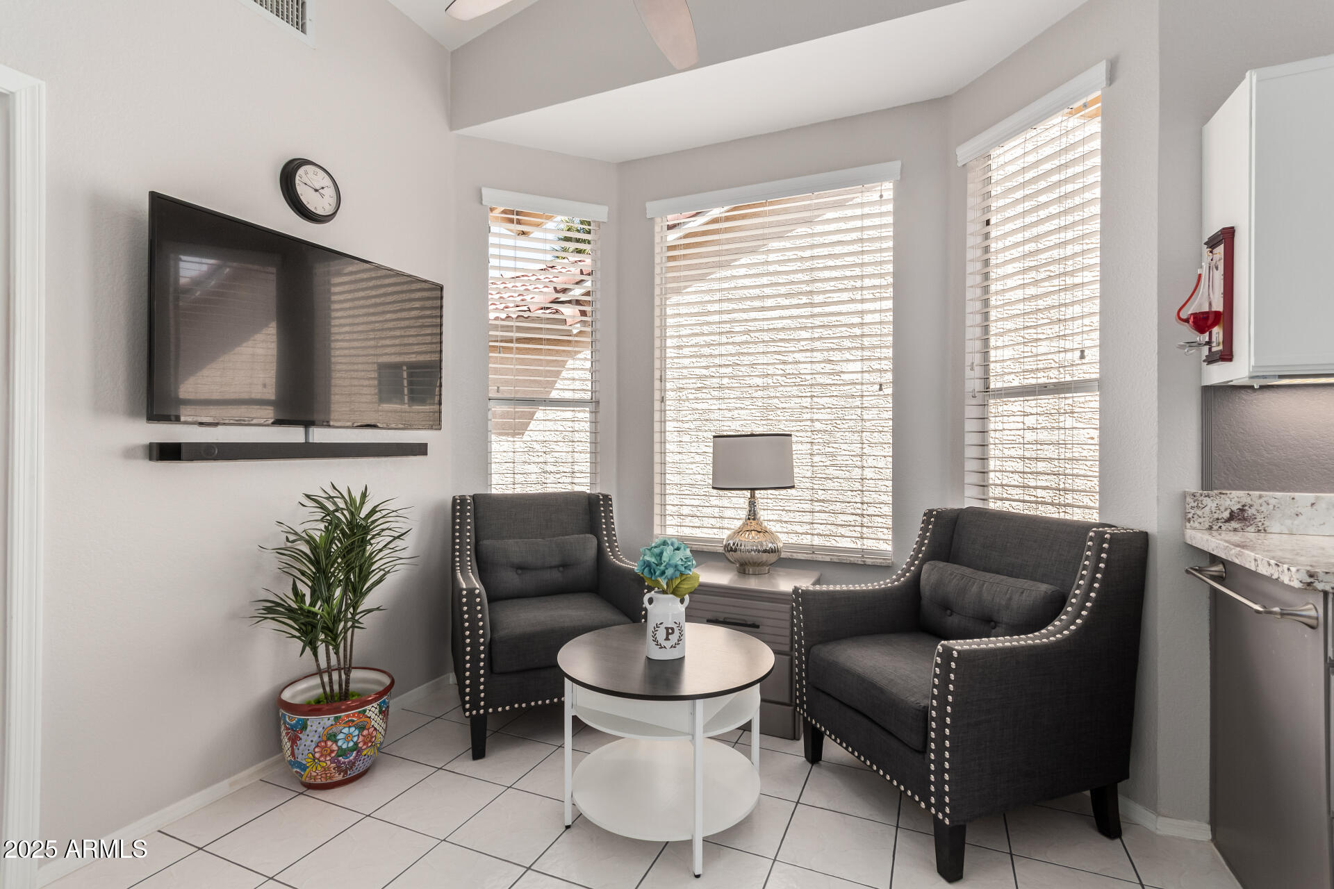 1583 E PALM BEACH Drive