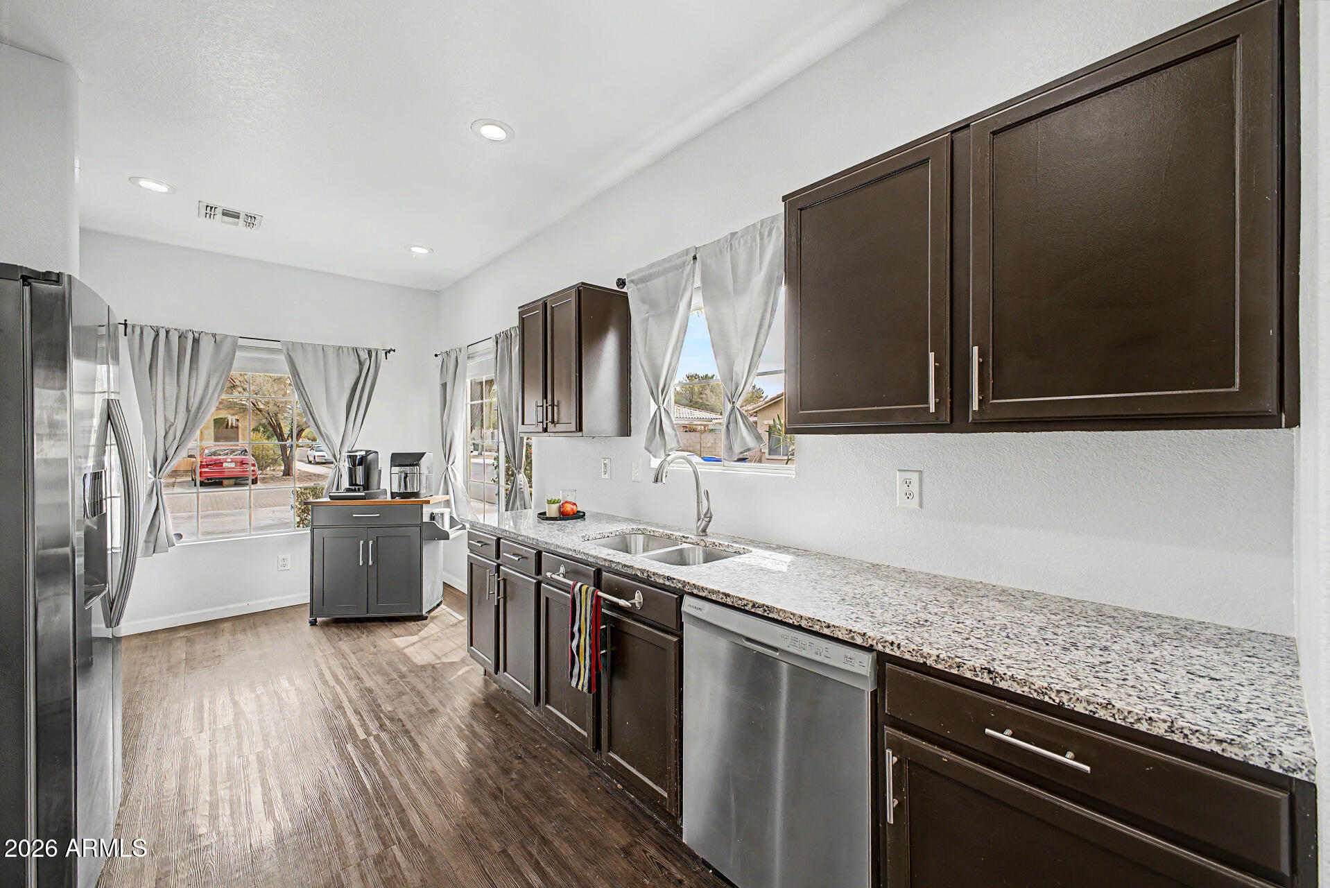 2562 E RIVIERA Drive