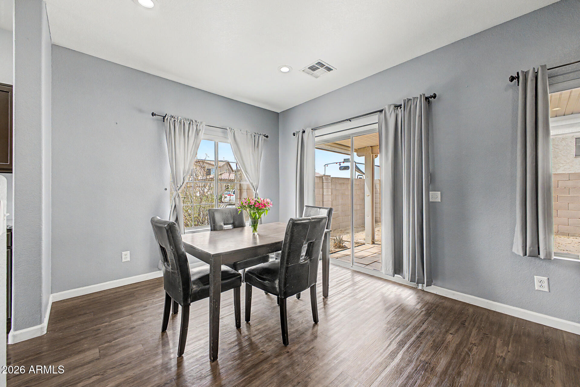 2562 E RIVIERA Drive