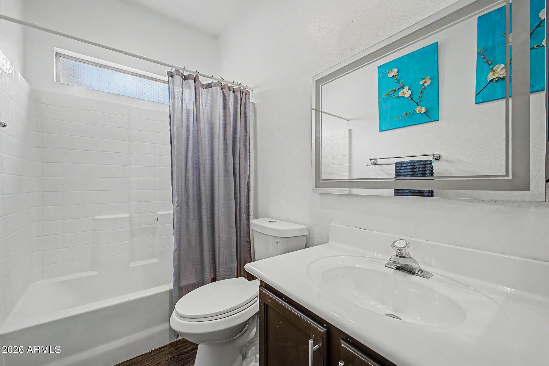 2562 E RIVIERA Drive