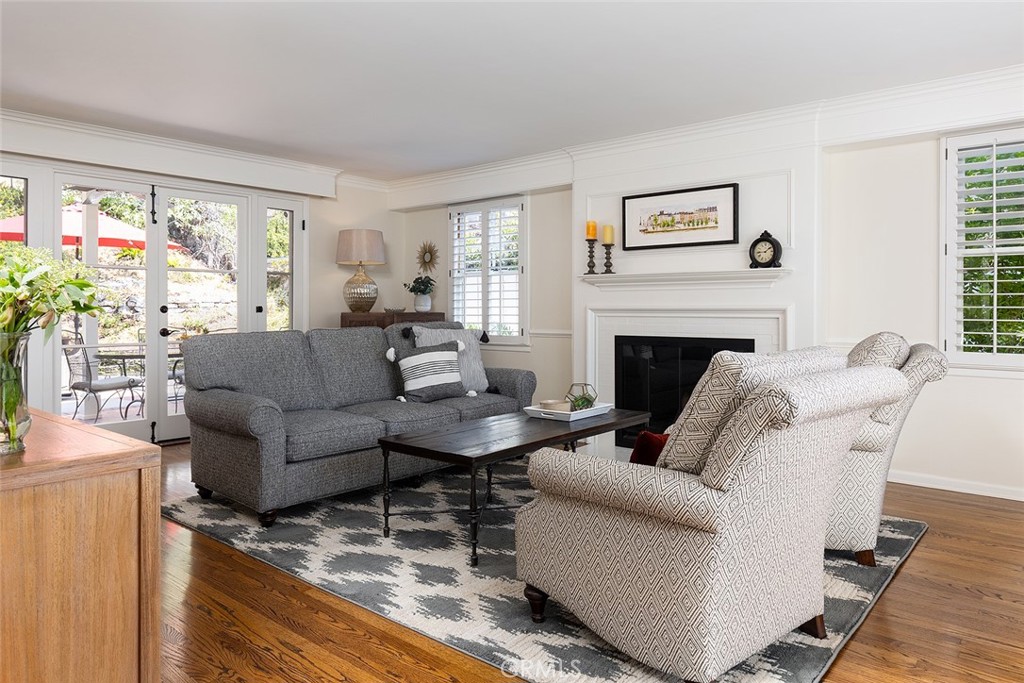 1021 W Mountain Street