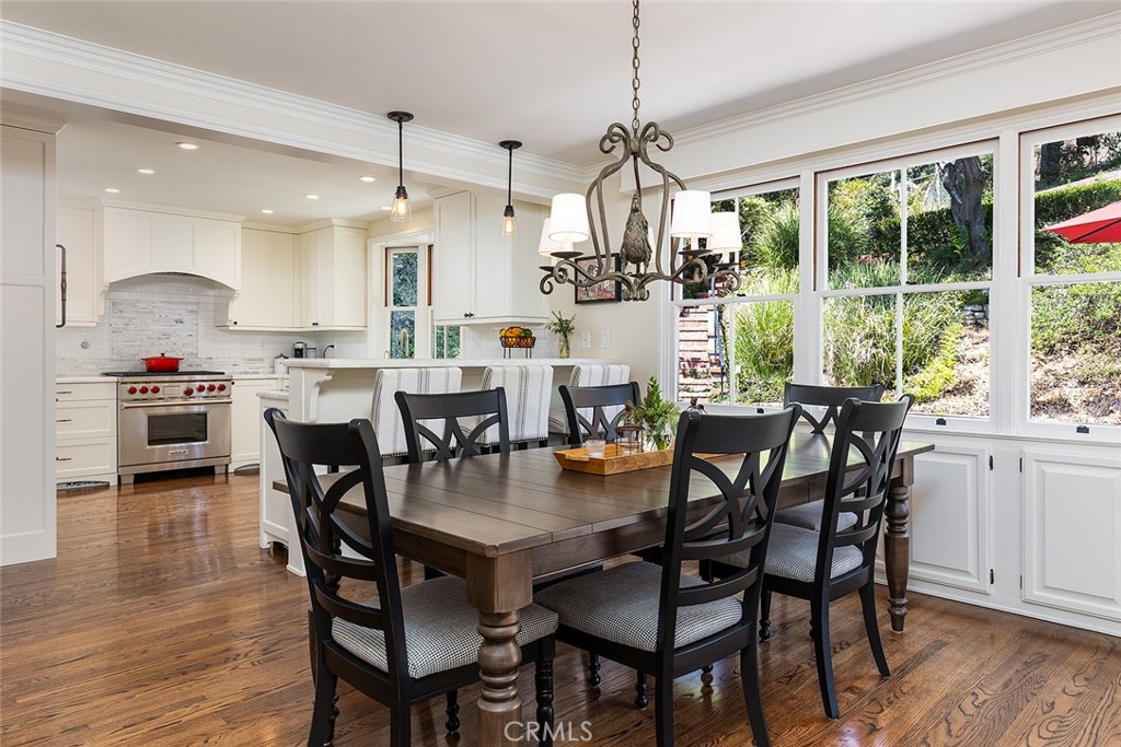 1021 W Mountain Street