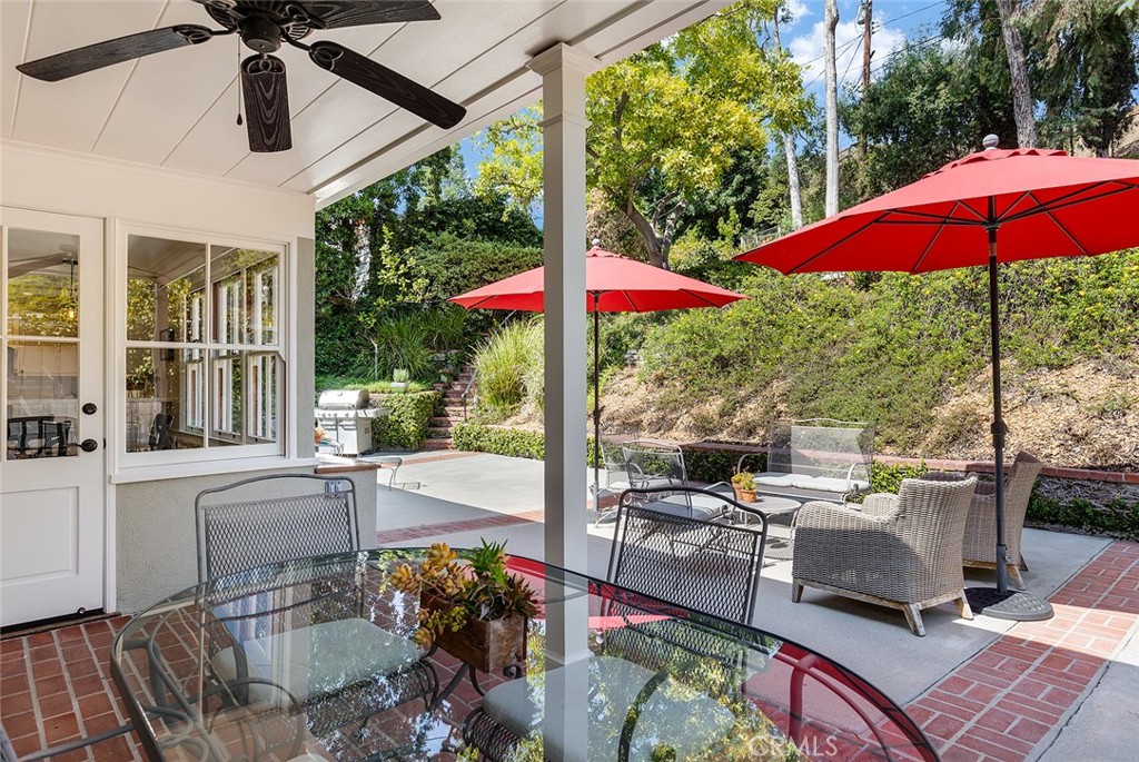 1021 W Mountain Street