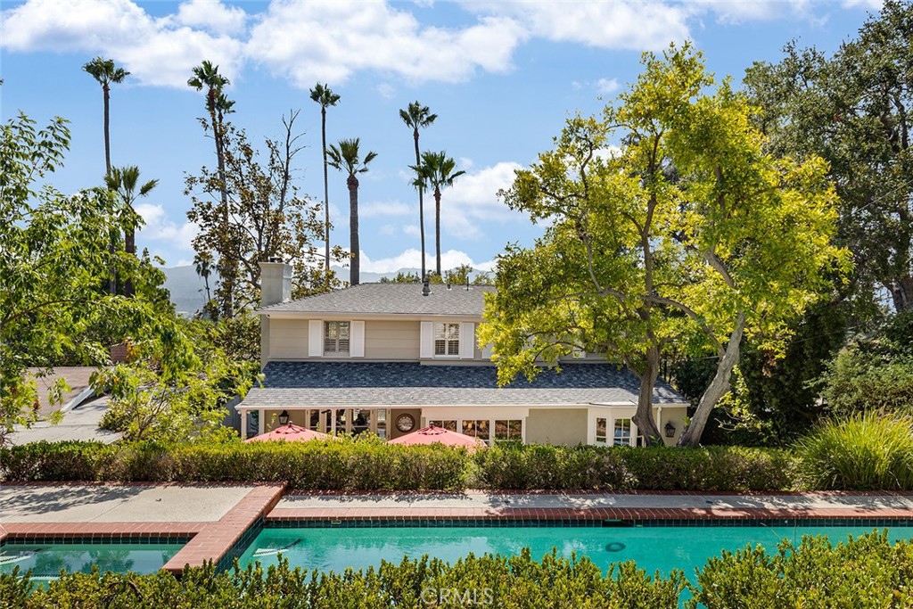 1021 W Mountain Street