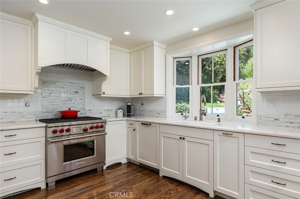 1021 W Mountain Street