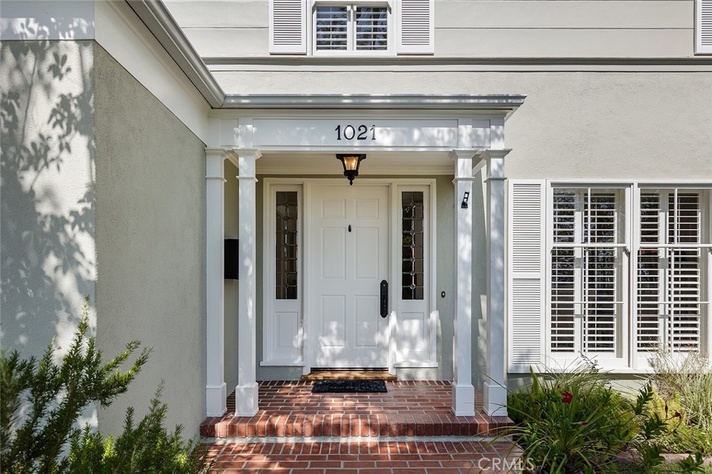 1021 W Mountain Street