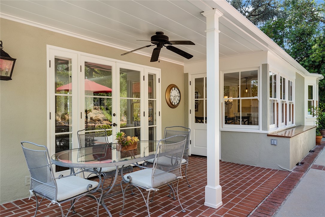 1021 W Mountain Street