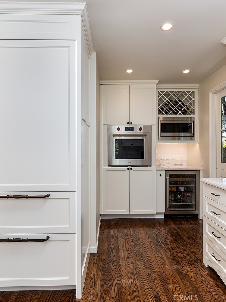 1021 W Mountain Street