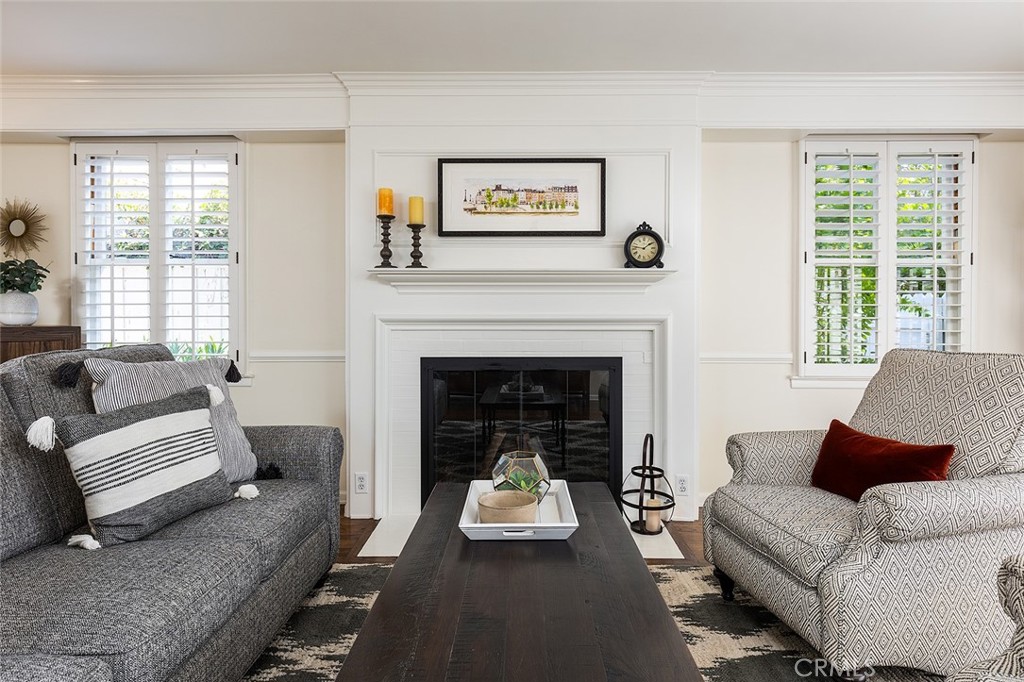 1021 W Mountain Street