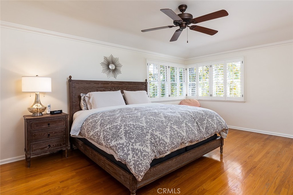 1021 W Mountain Street