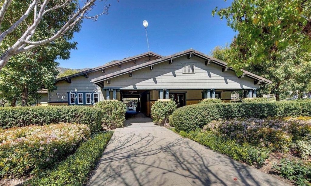 36 Foxtail Court