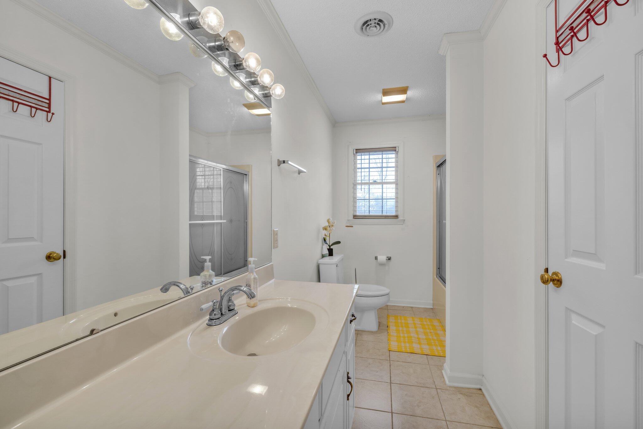 1129 Robin Hood Drive NW