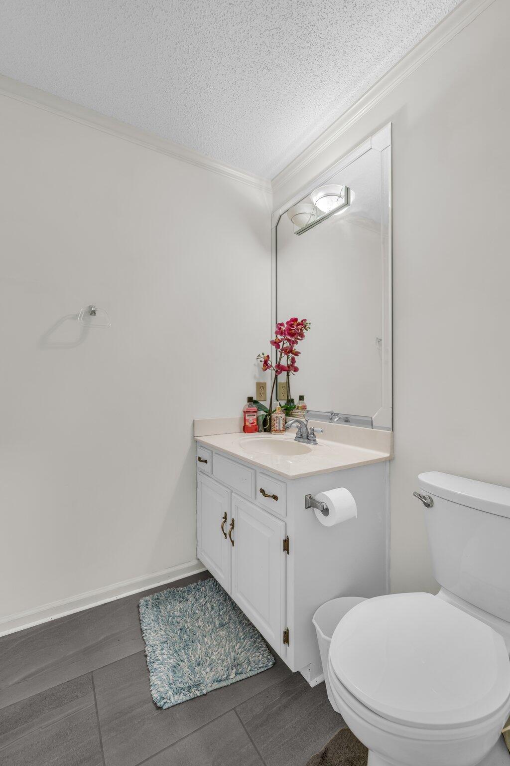 1129 Robin Hood Drive NW