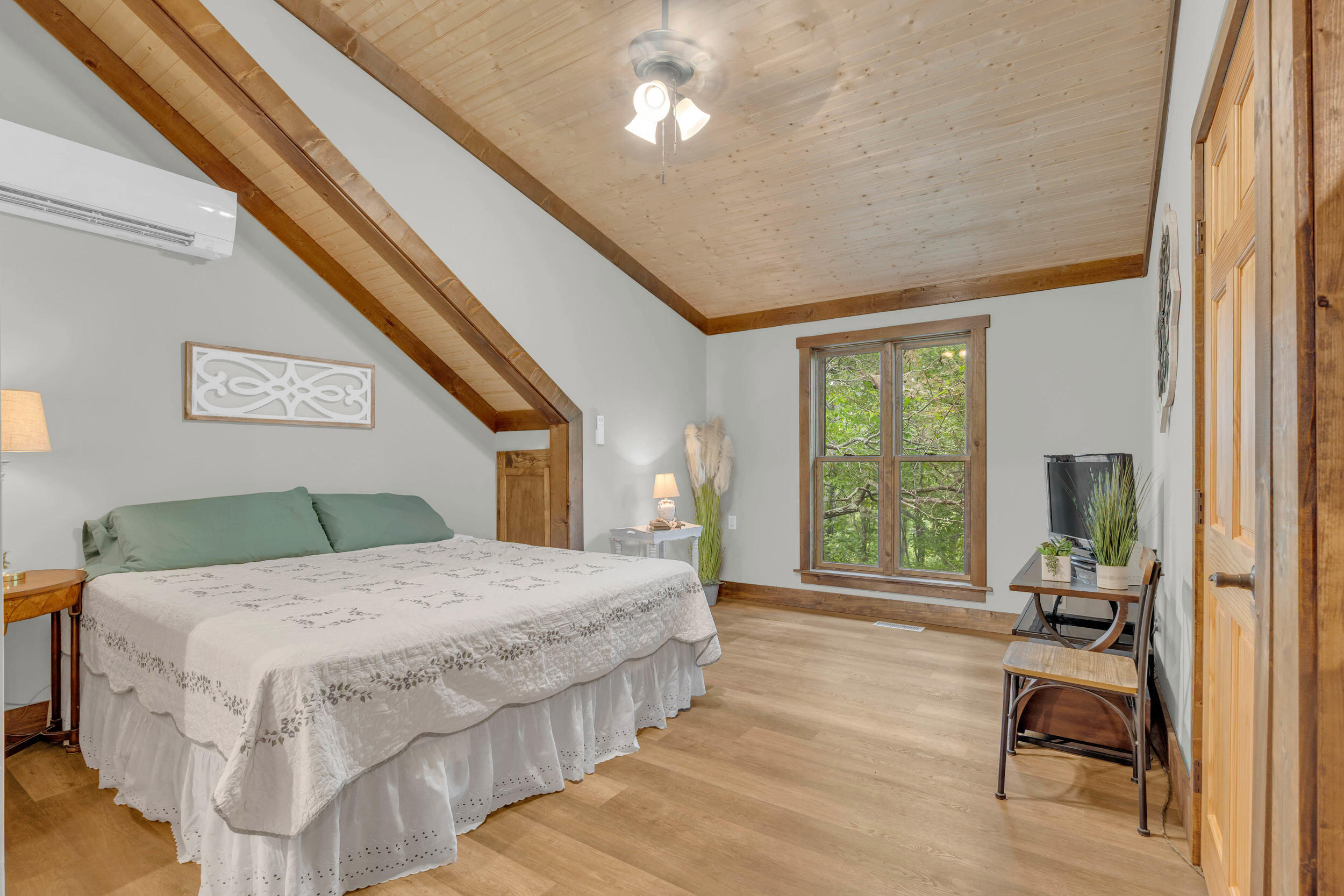 9963 Huckleberry Lane