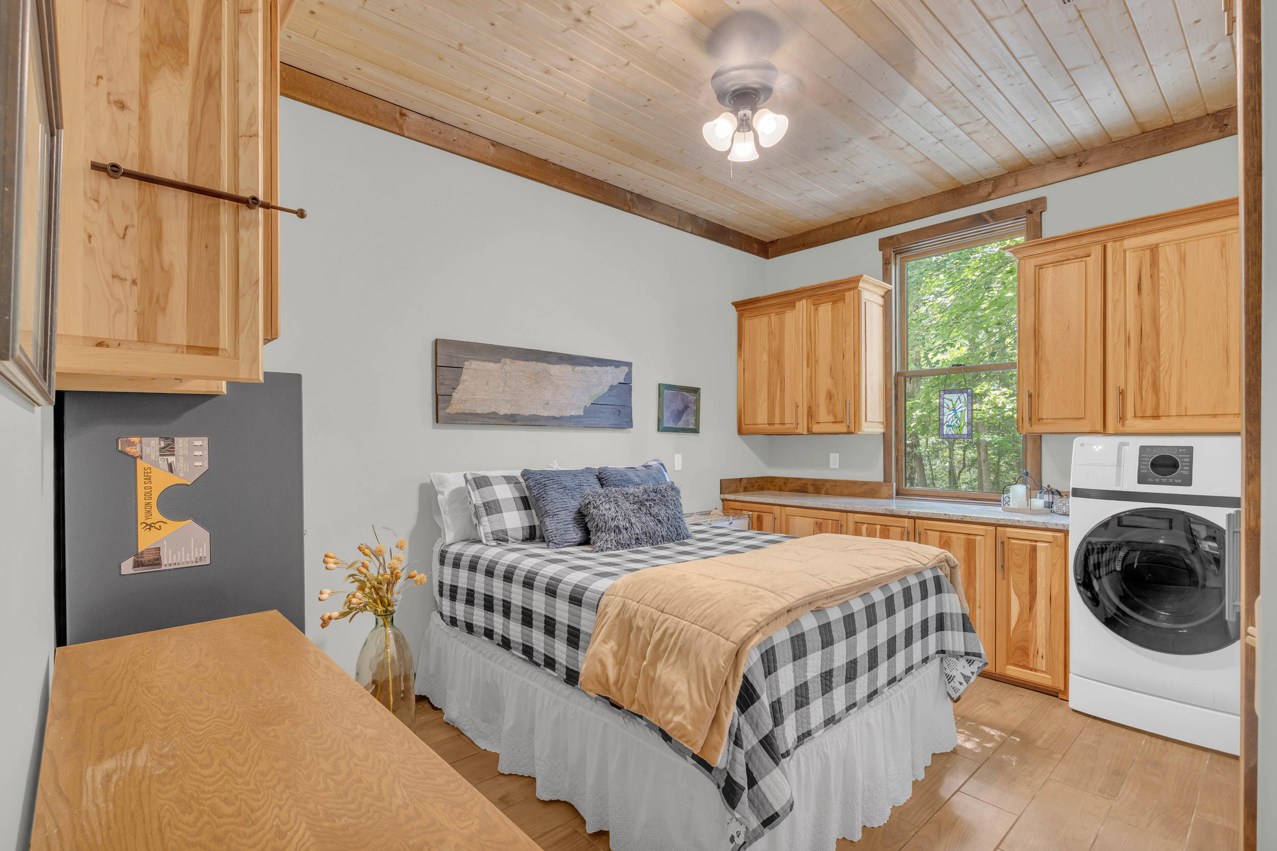 9963 Huckleberry Lane