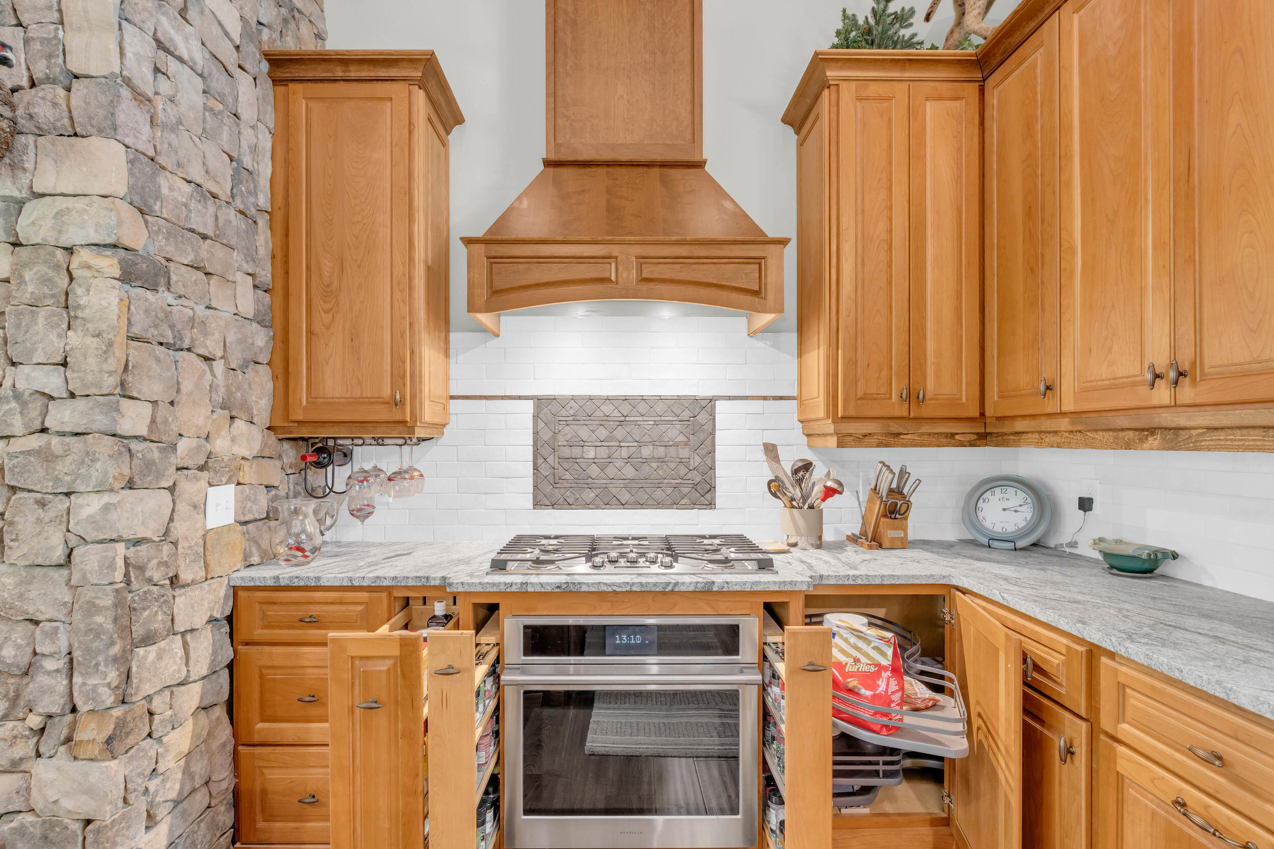 9963 Huckleberry Lane