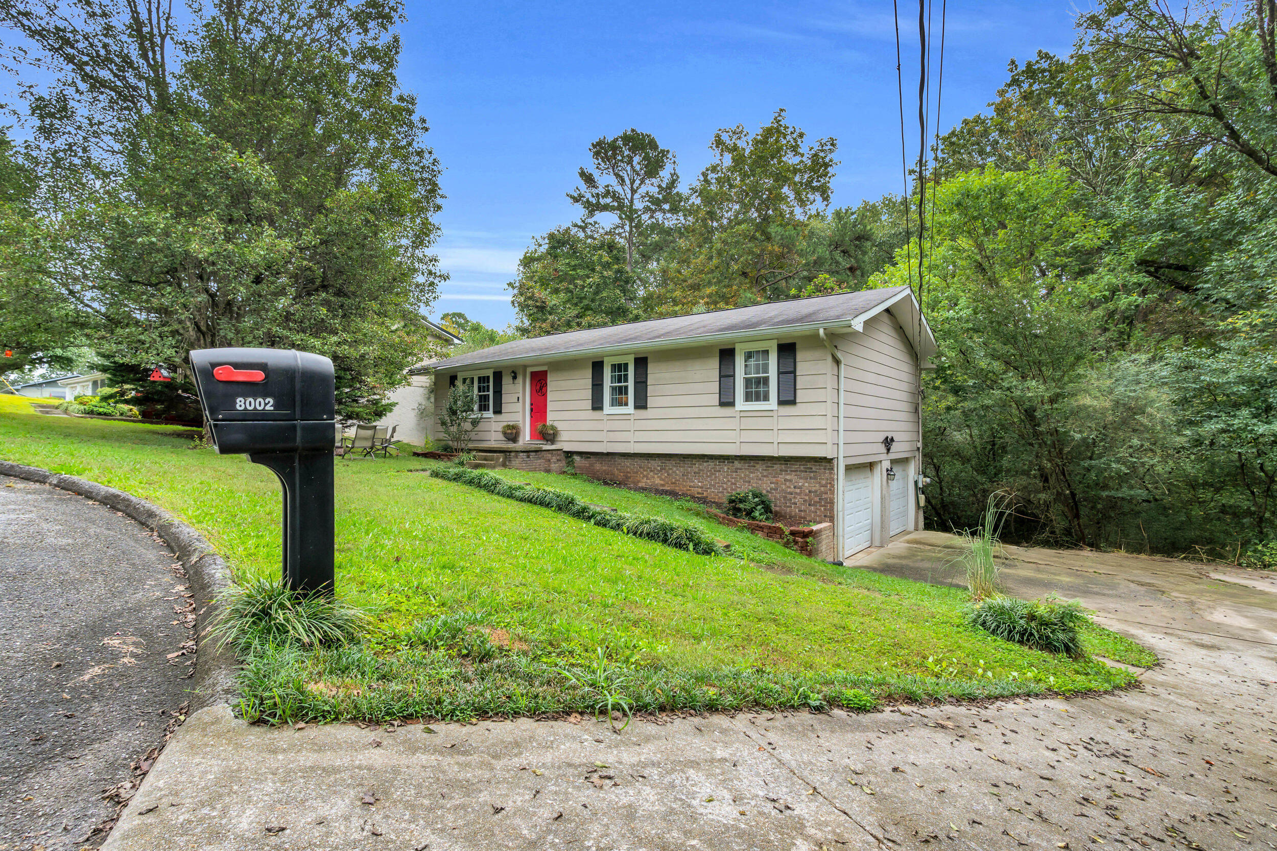 8002 Meadow Crest Lane