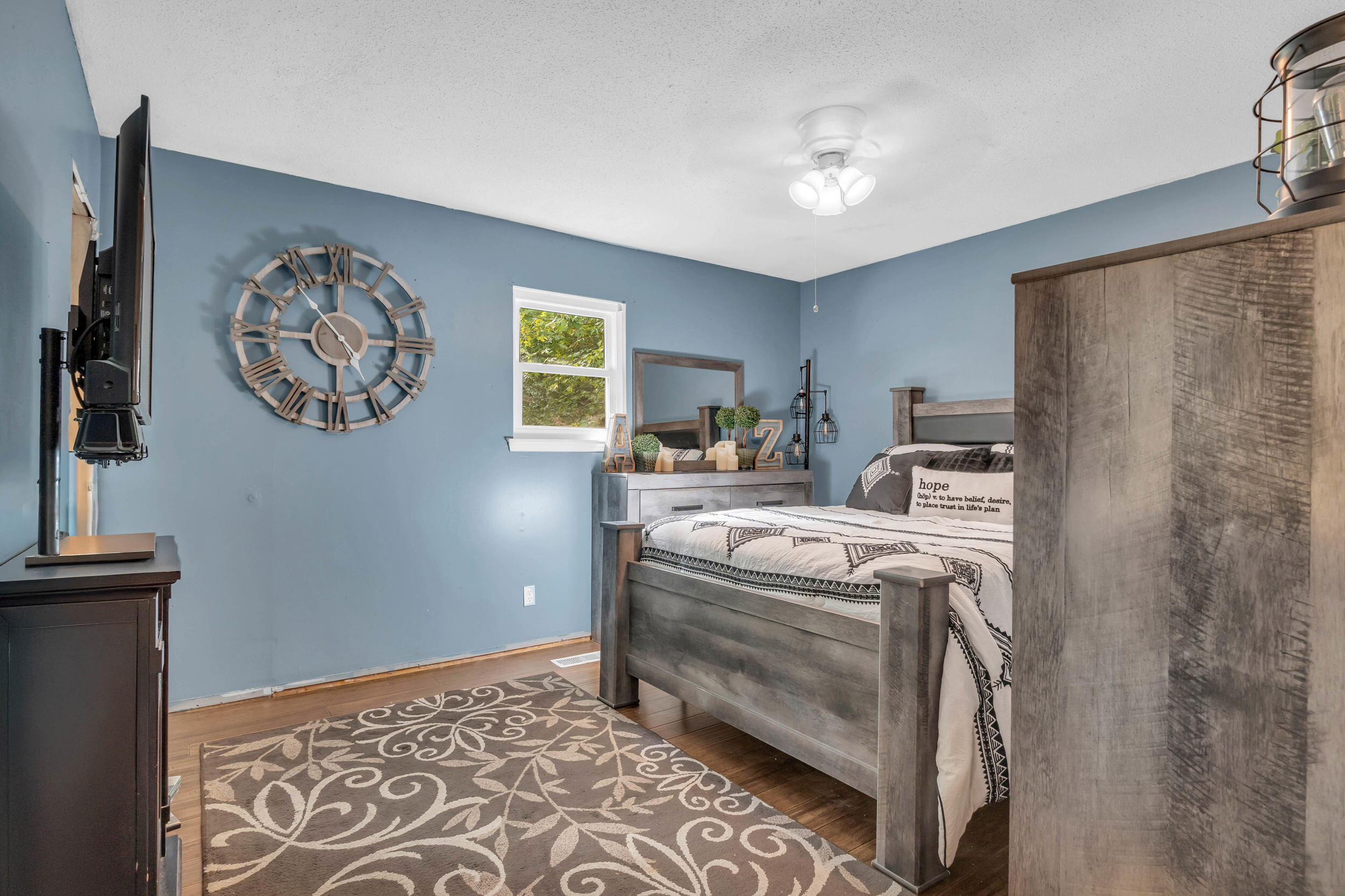 8002 Meadow Crest Lane