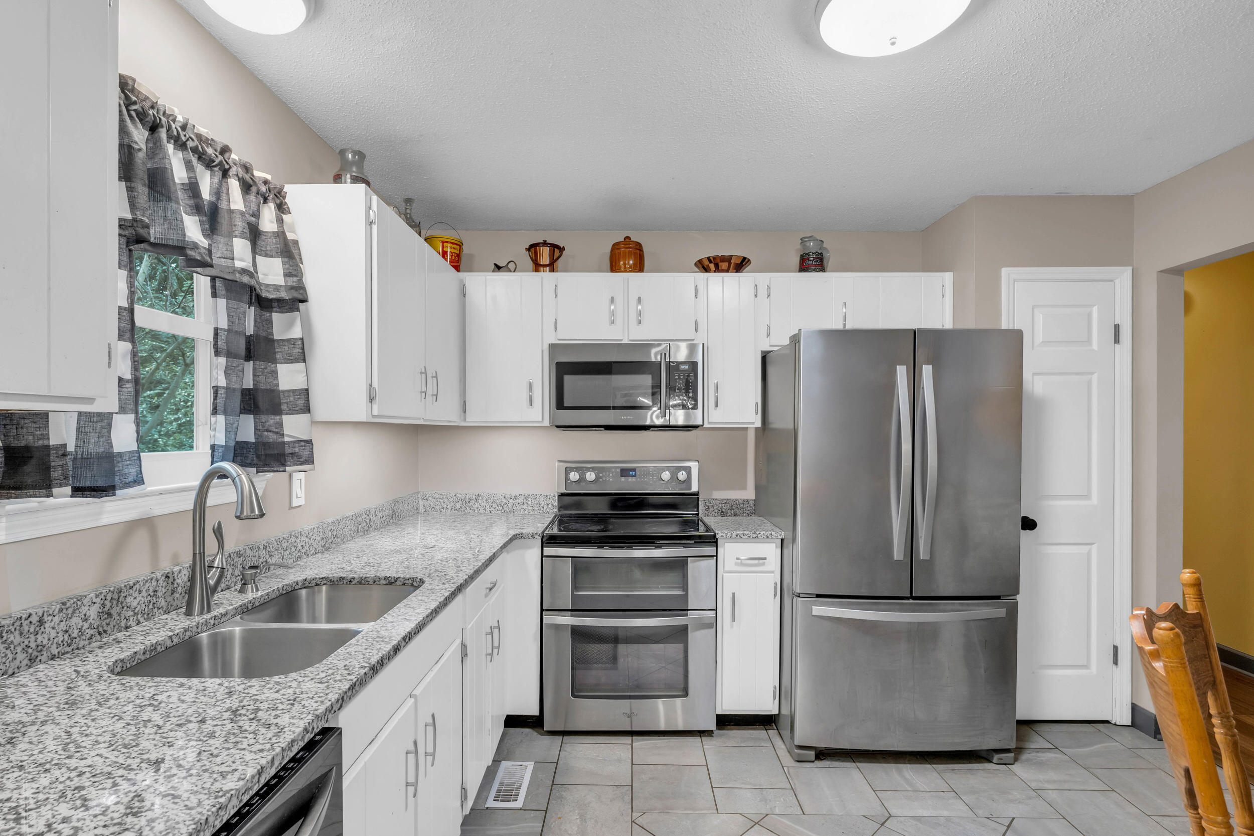 8002 Meadow Crest Lane