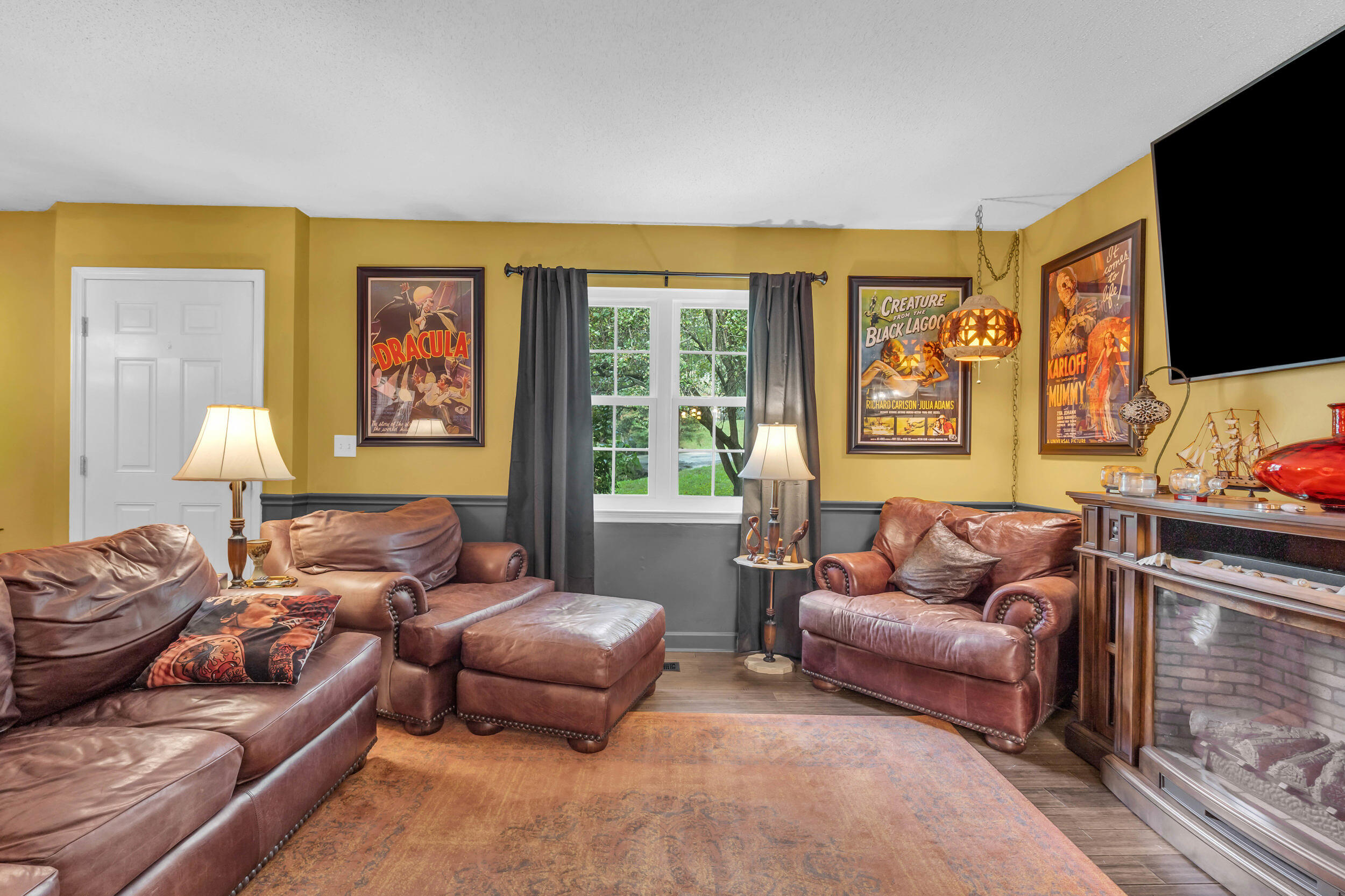 8002 Meadow Crest Lane