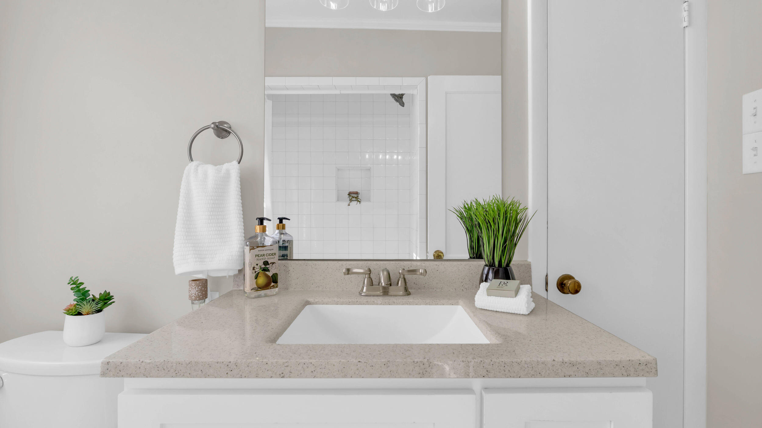 4094 University Drive, Ooltewah