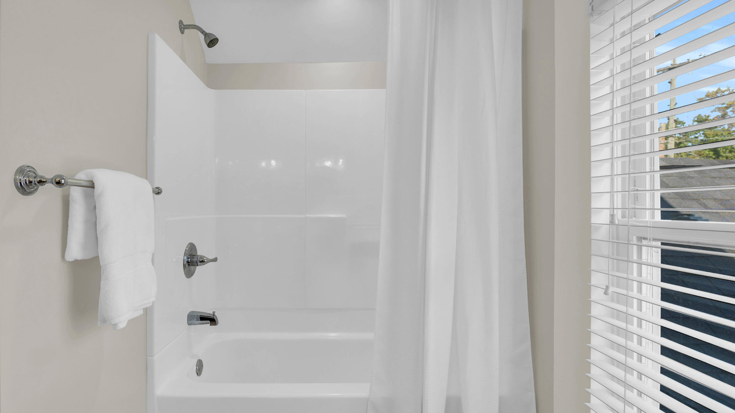 4094 University Drive, Ooltewah