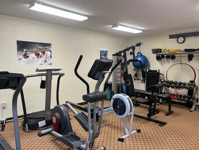 1414 Continental Drive, 407+409