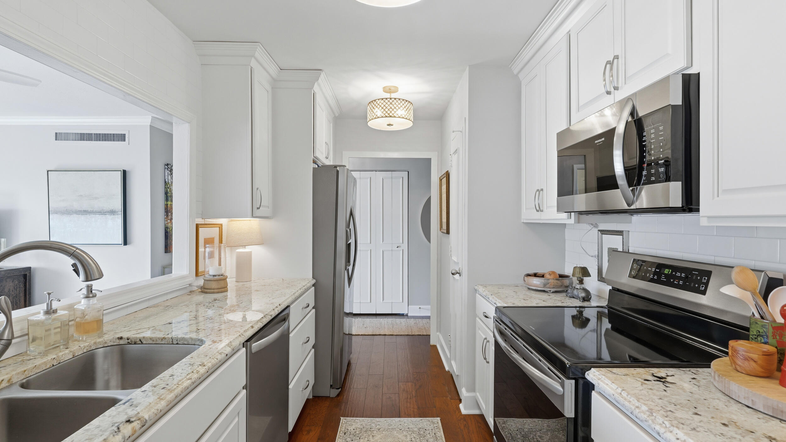 1414 Continental Drive, 407+409