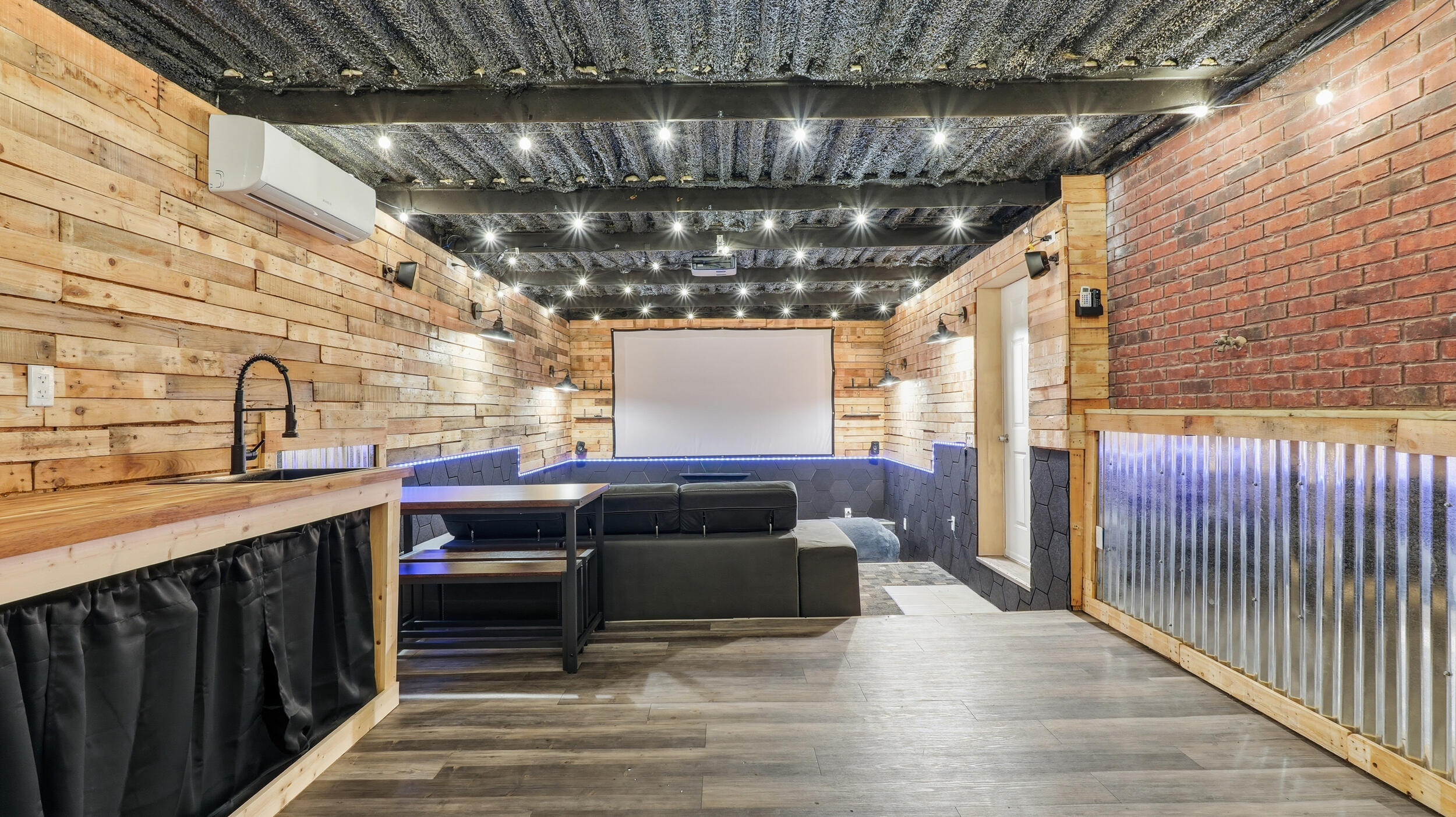 210 Hiwassee Drive NE