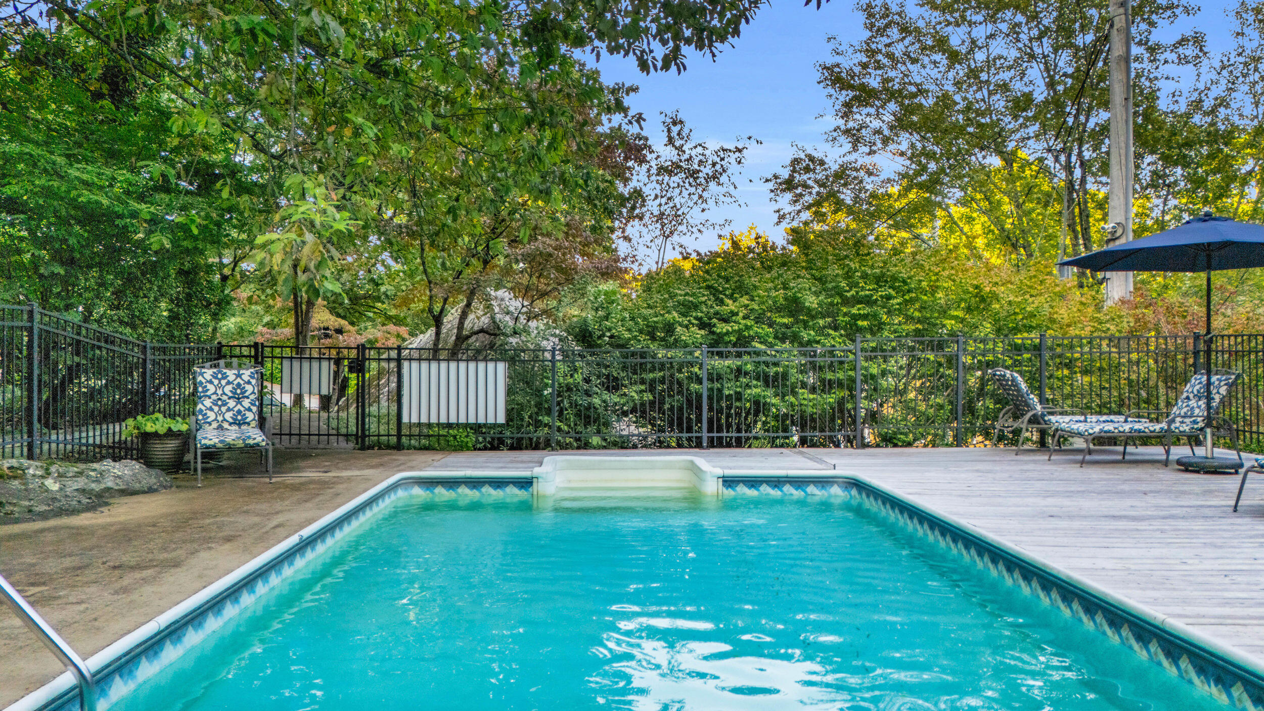 527 Winterview Lane