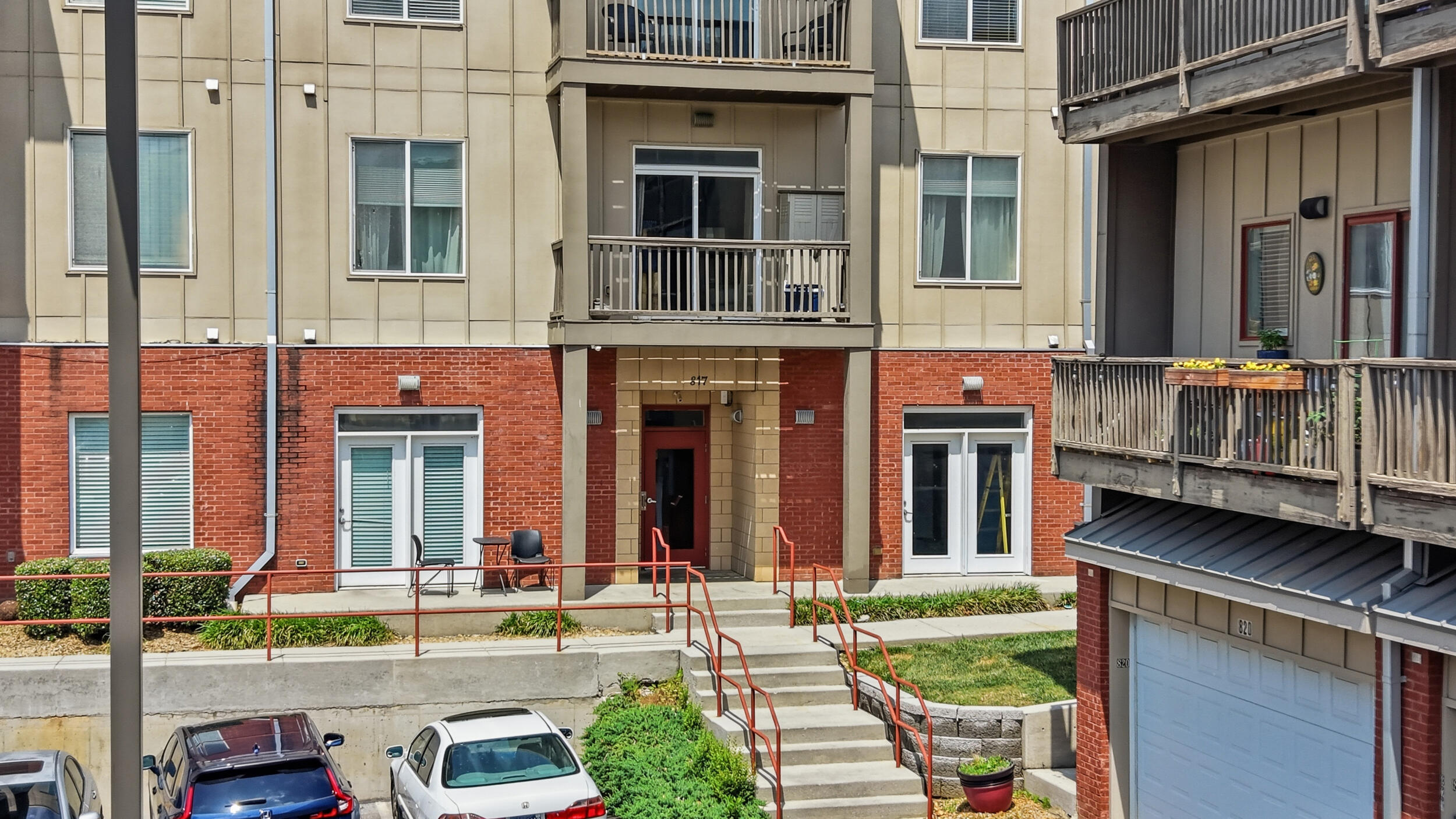 817 Flynn Street, 304