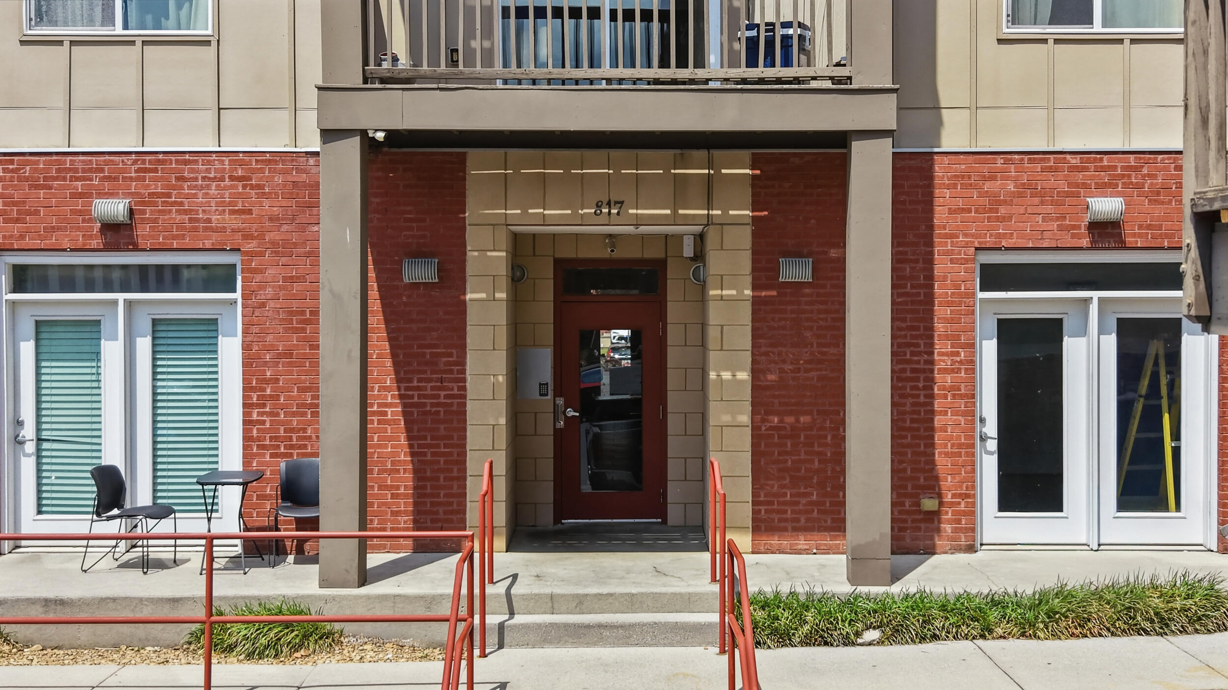 817 Flynn Street, 304