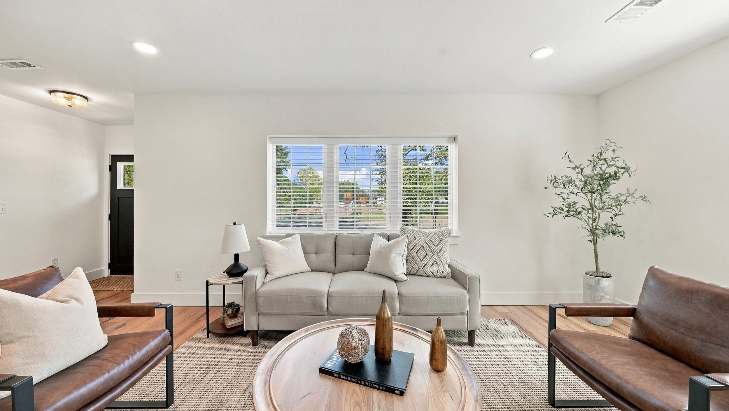 207 Tacoa Avenue