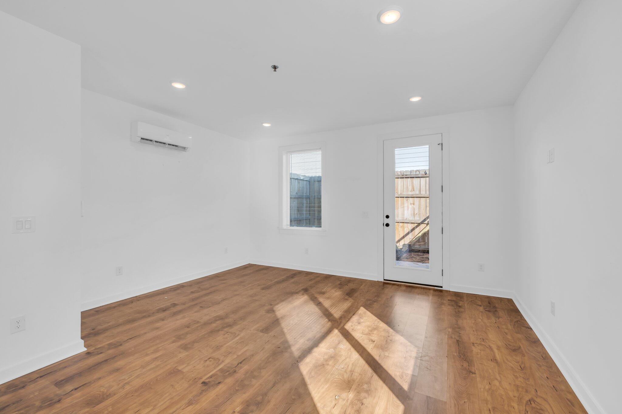 1500 +1502 E 13th Street