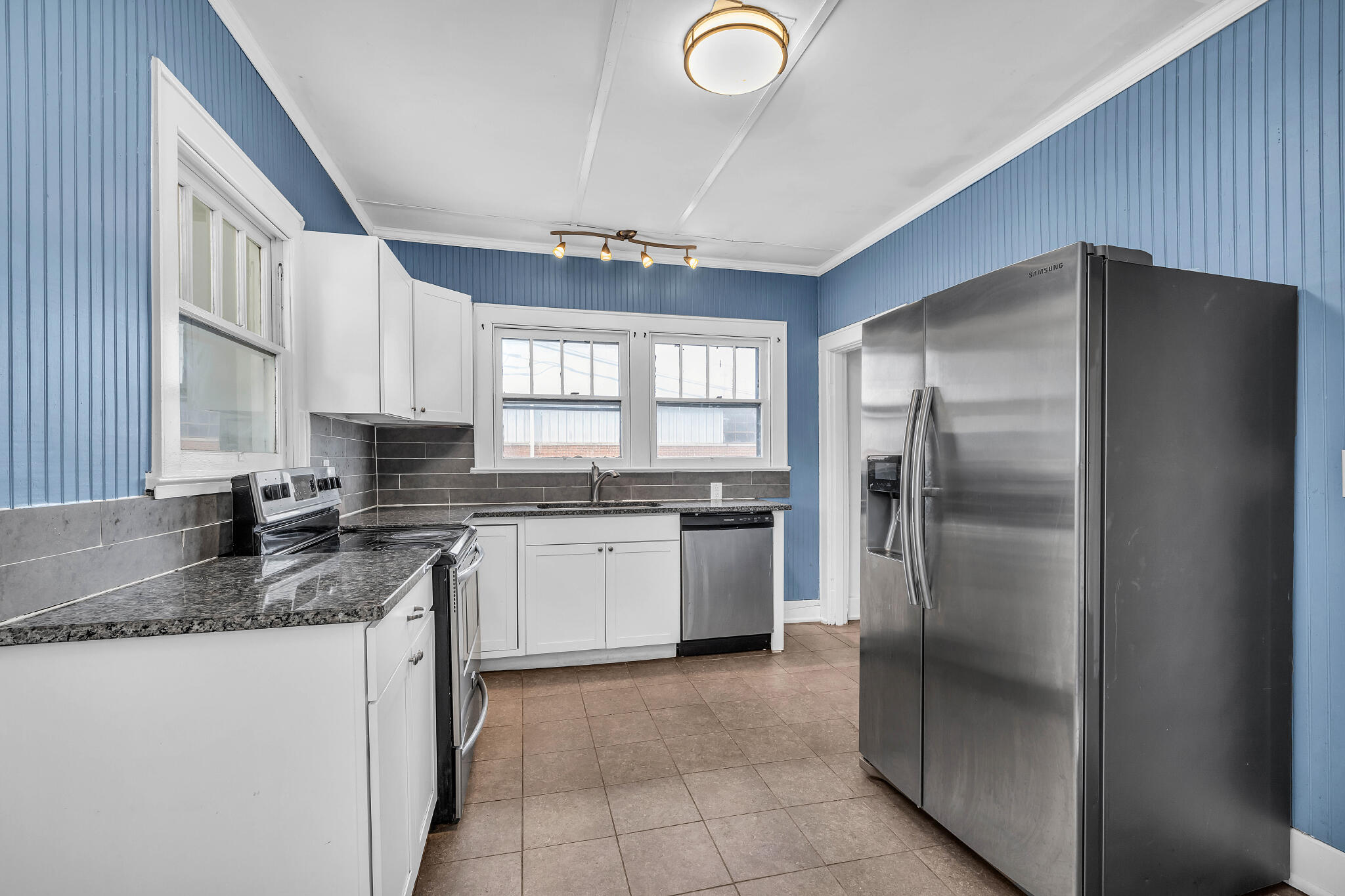1500 +1502 E 13th Street