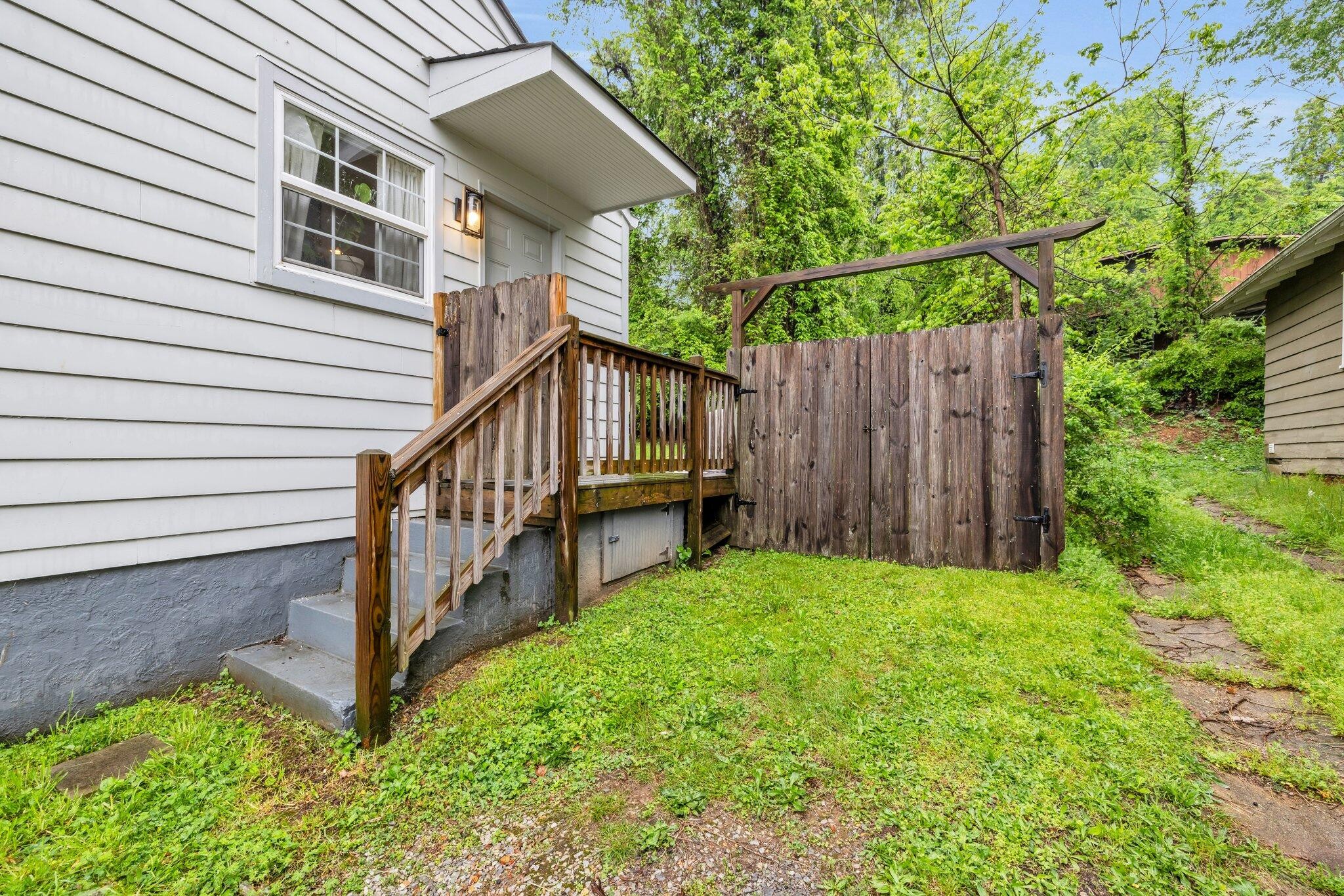 123 S Seminole Drive