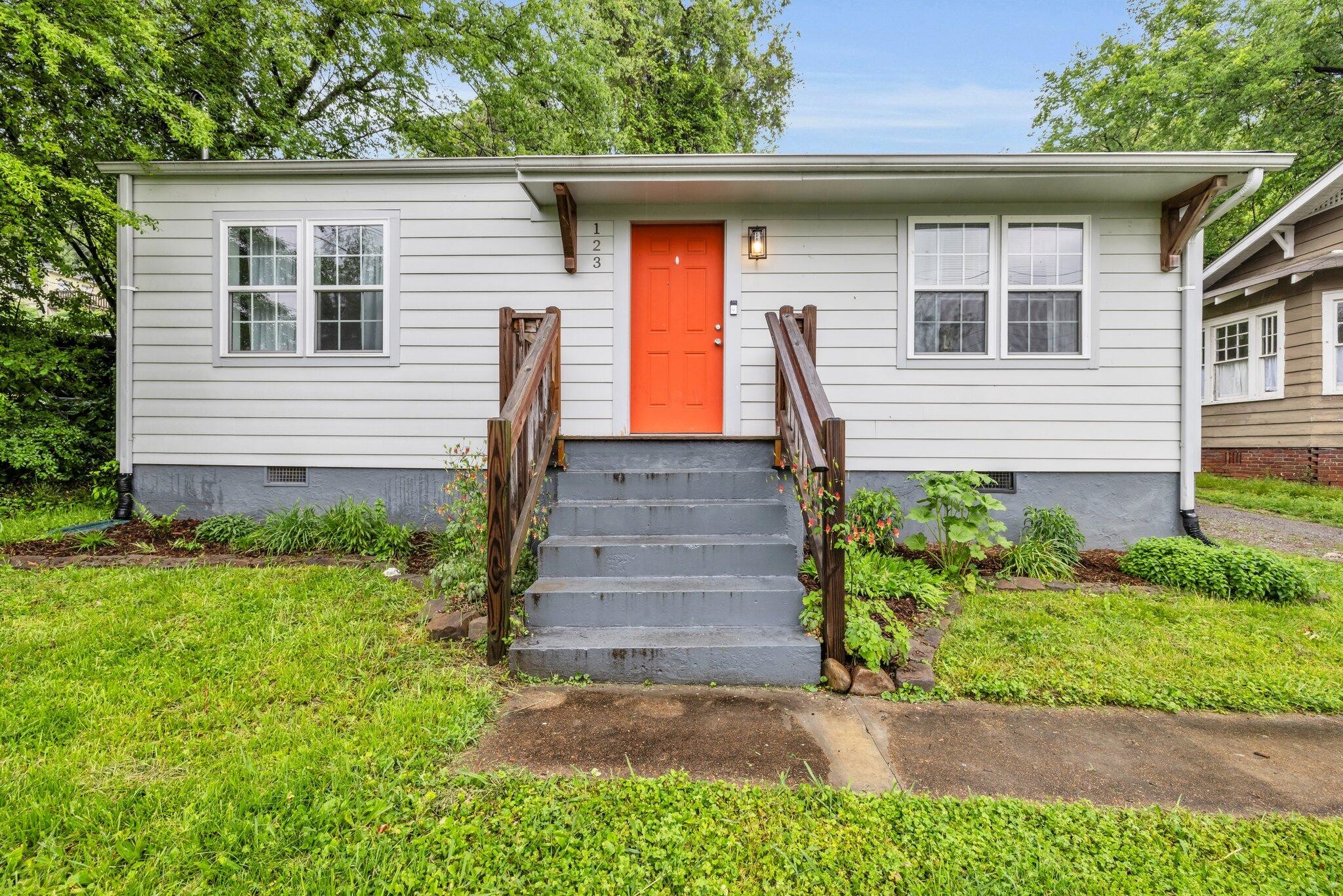 123 S Seminole Drive