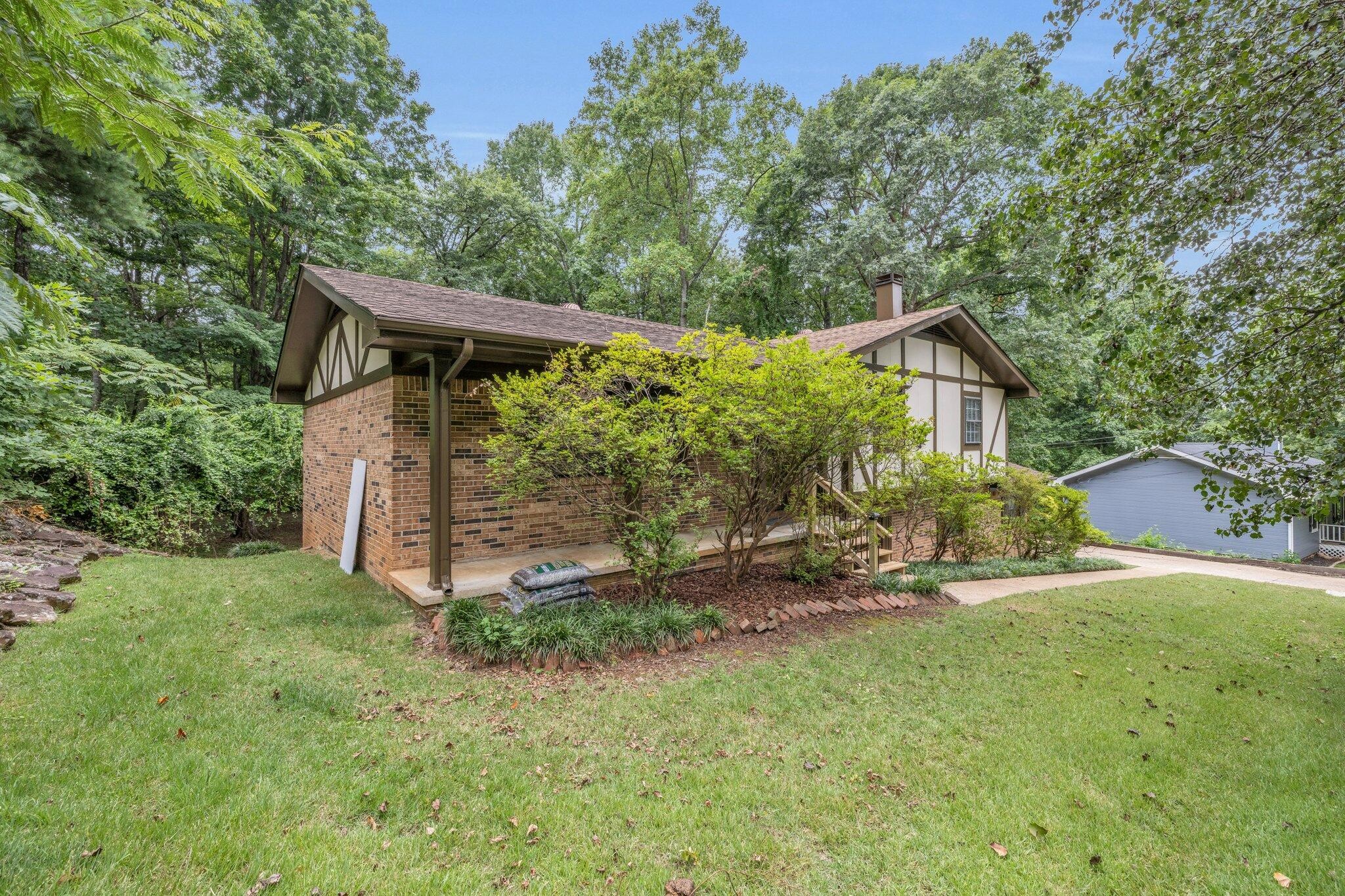 6832 Deerwood Drive