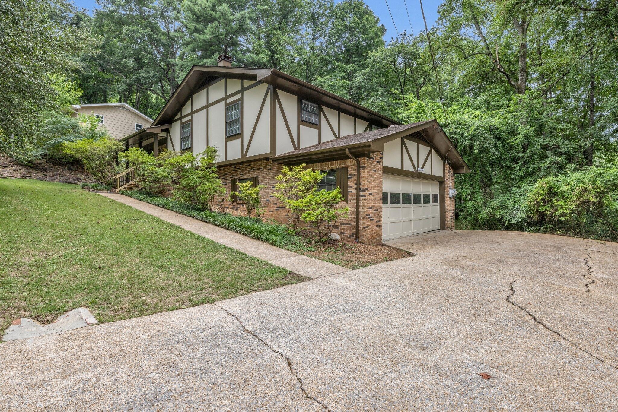 6832 Deerwood Drive