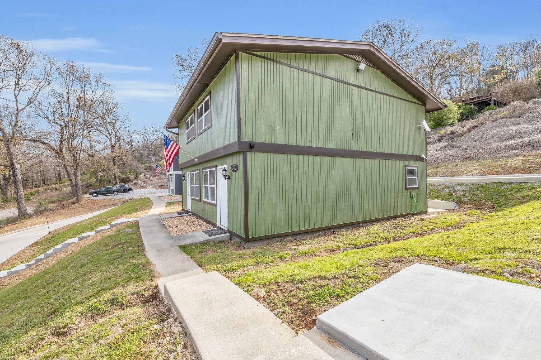 3332 Roadrunner Trail