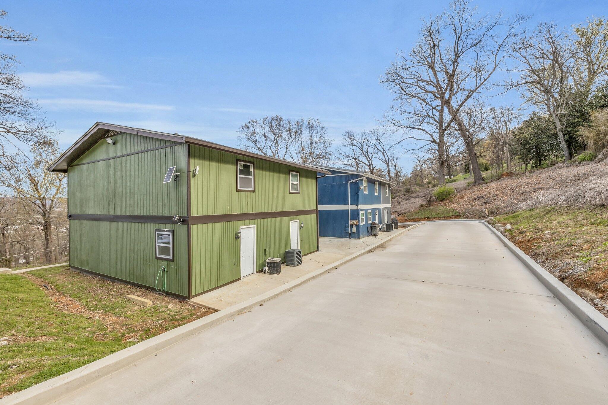 3332 Roadrunner Trail