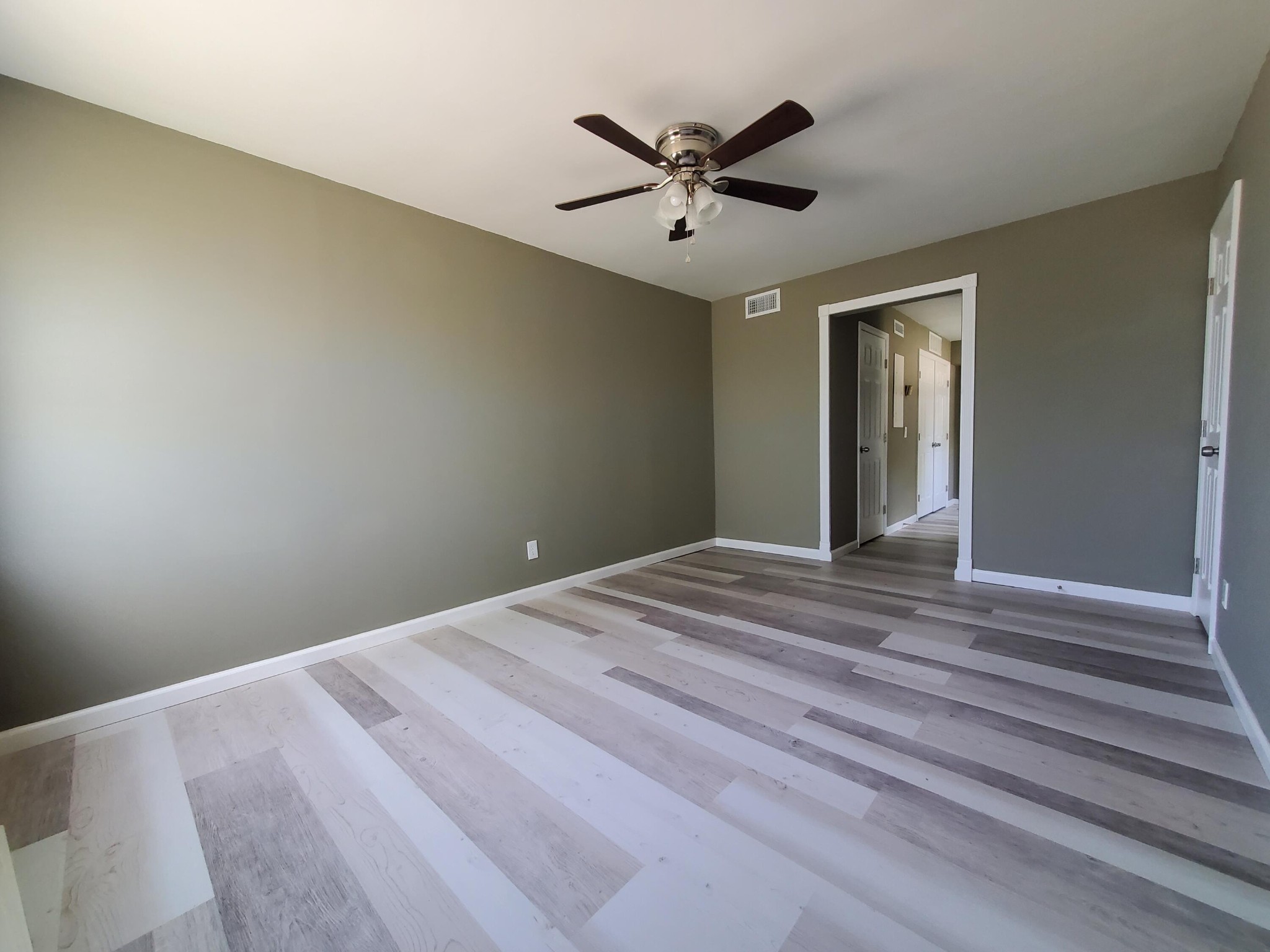 3332 Roadrunner Trail