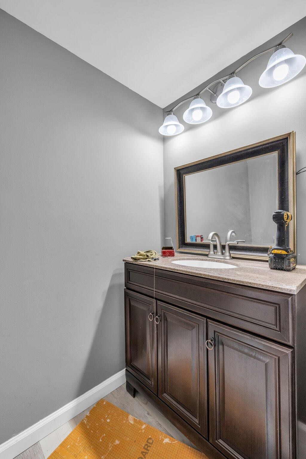 3332 Roadrunner Trail