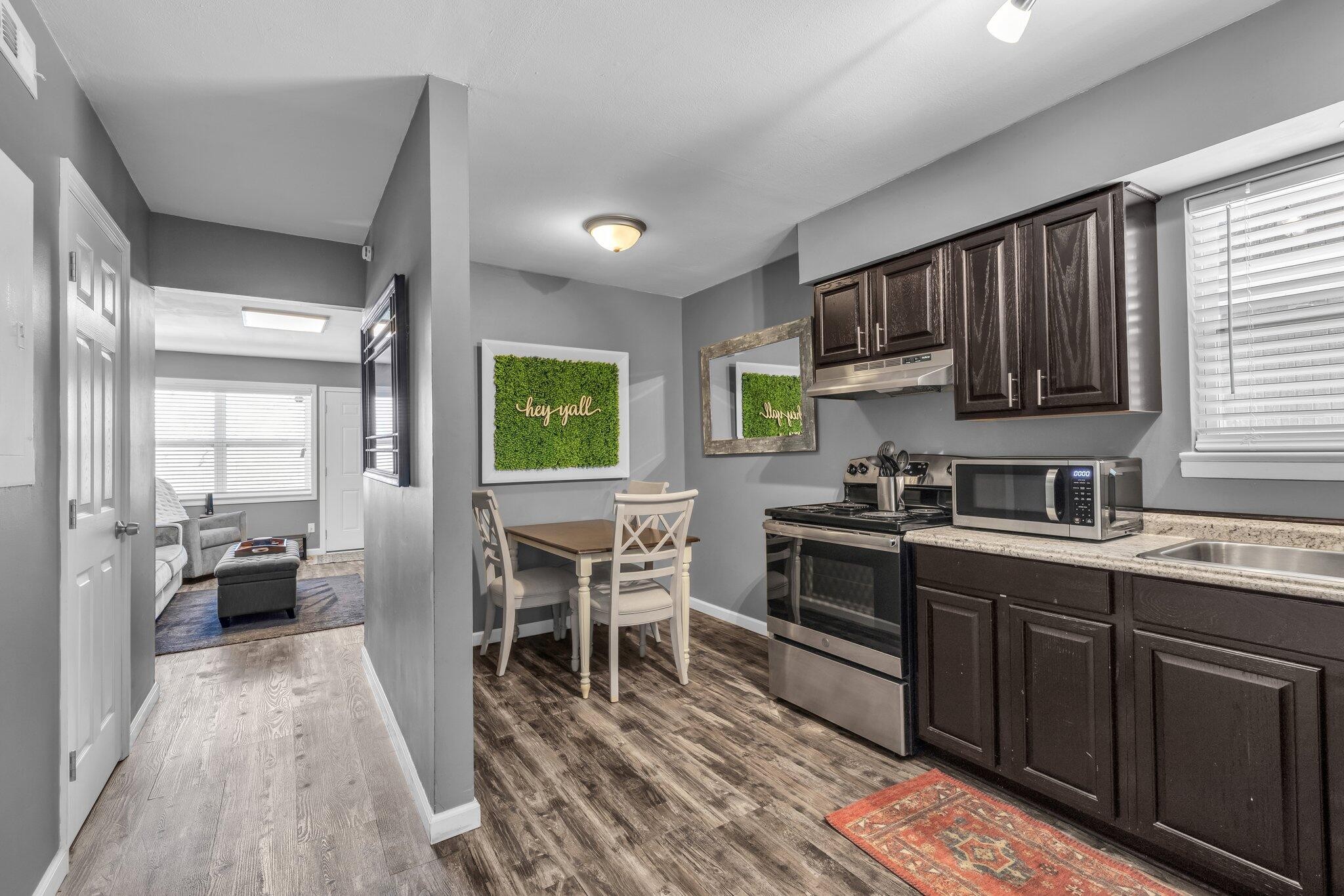 3332 Roadrunner Trail